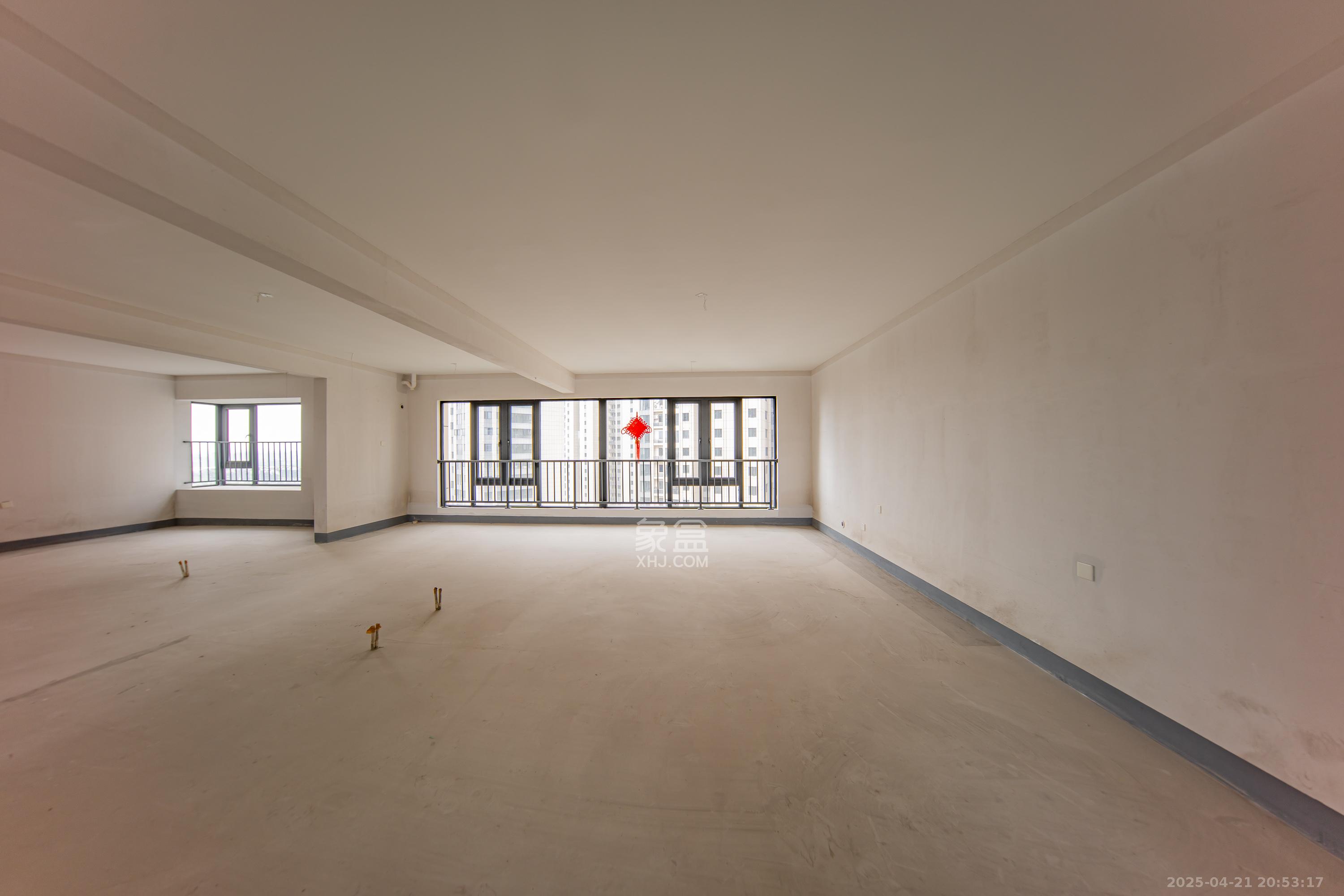 建投象山国际 4室2厅2卫 180.0万 建投象山国际 4室2厅2卫 180.0万客厅