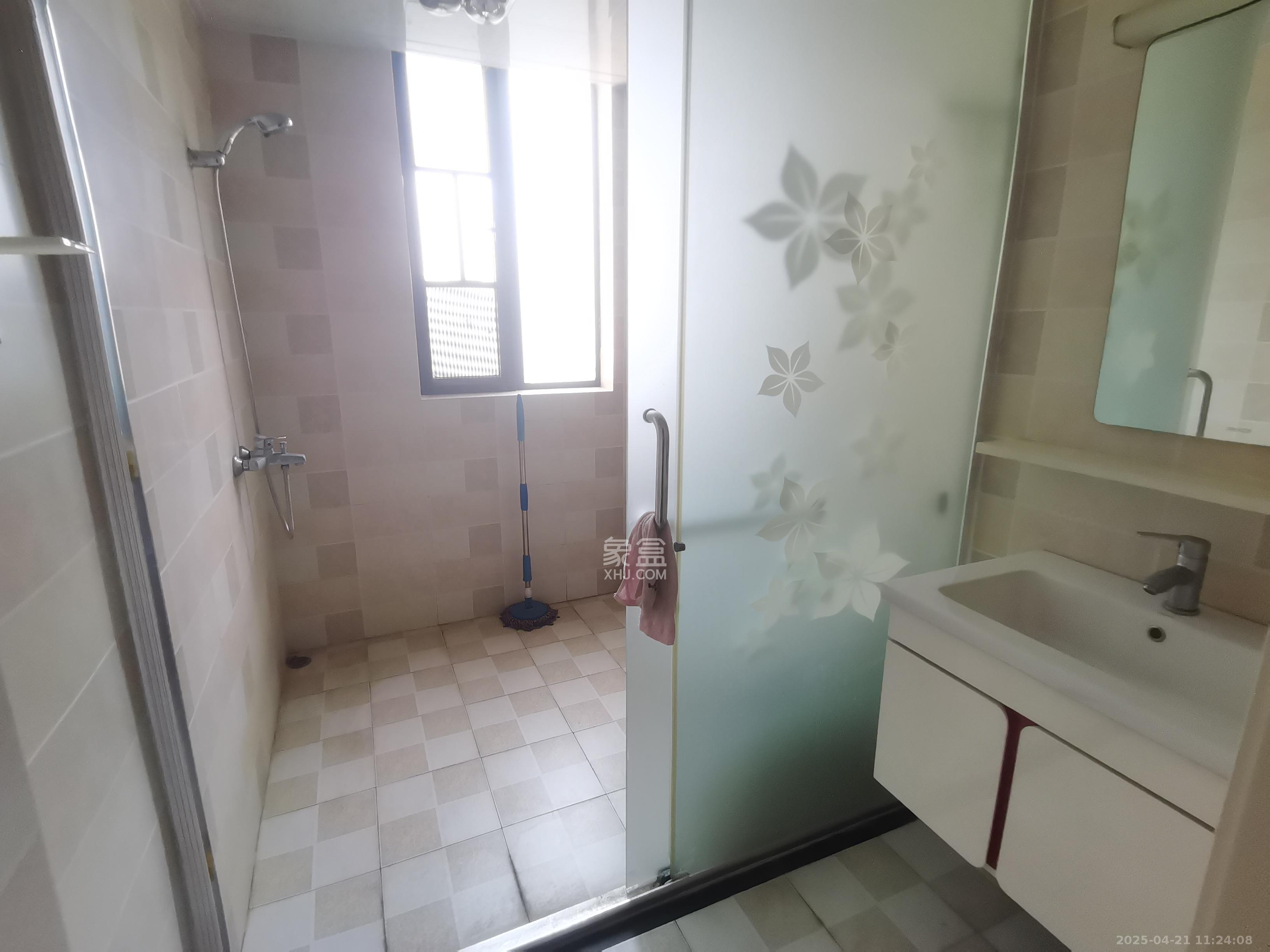 三城花苑（一，二，三期）  3室2厅1卫    1600.0元/月室内图