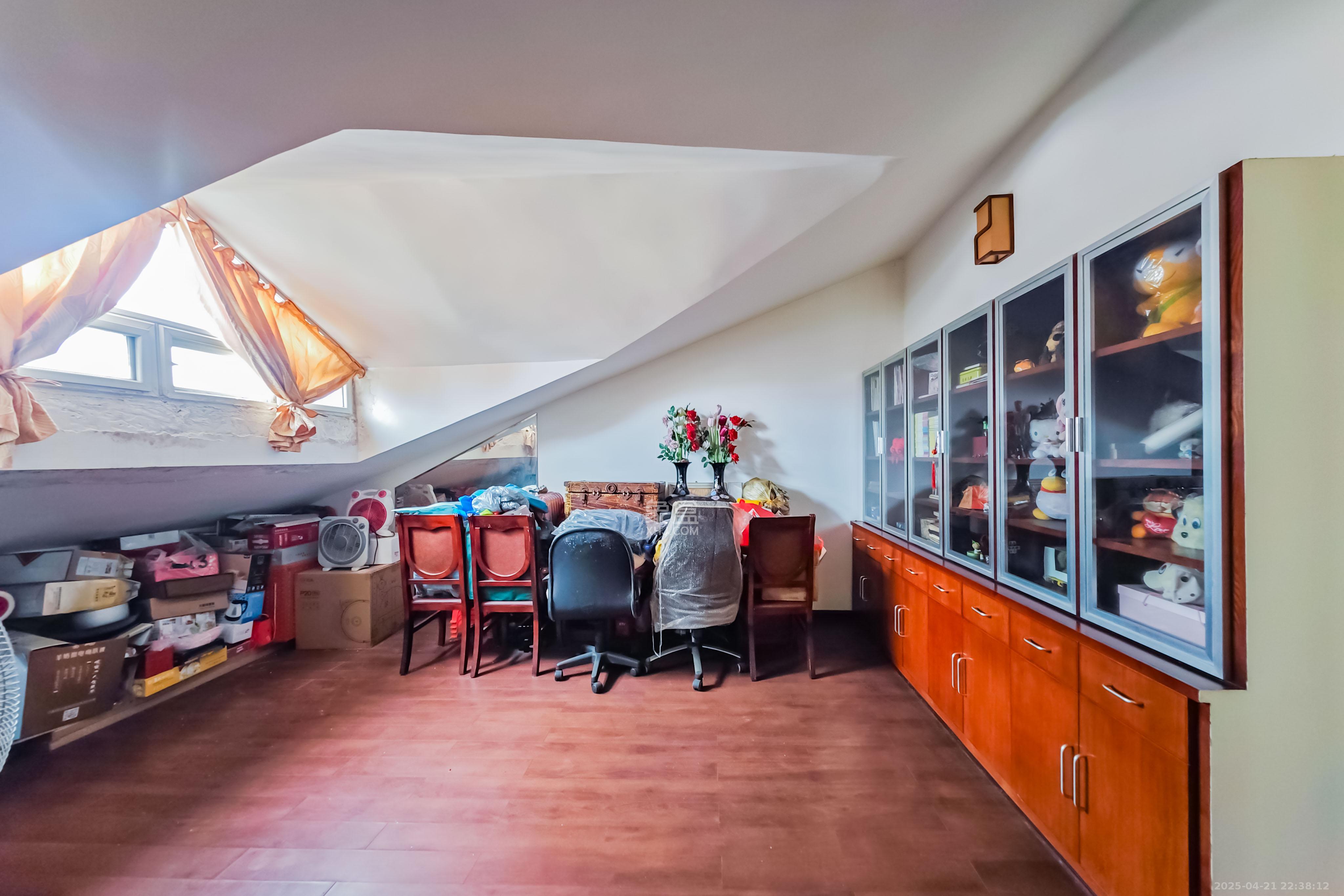 龙吉湾小区(龙瑞尚苑) 3室2厅2卫 44.0万 龙吉湾小区(龙瑞尚苑) 3室2厅2卫 44.0万其他