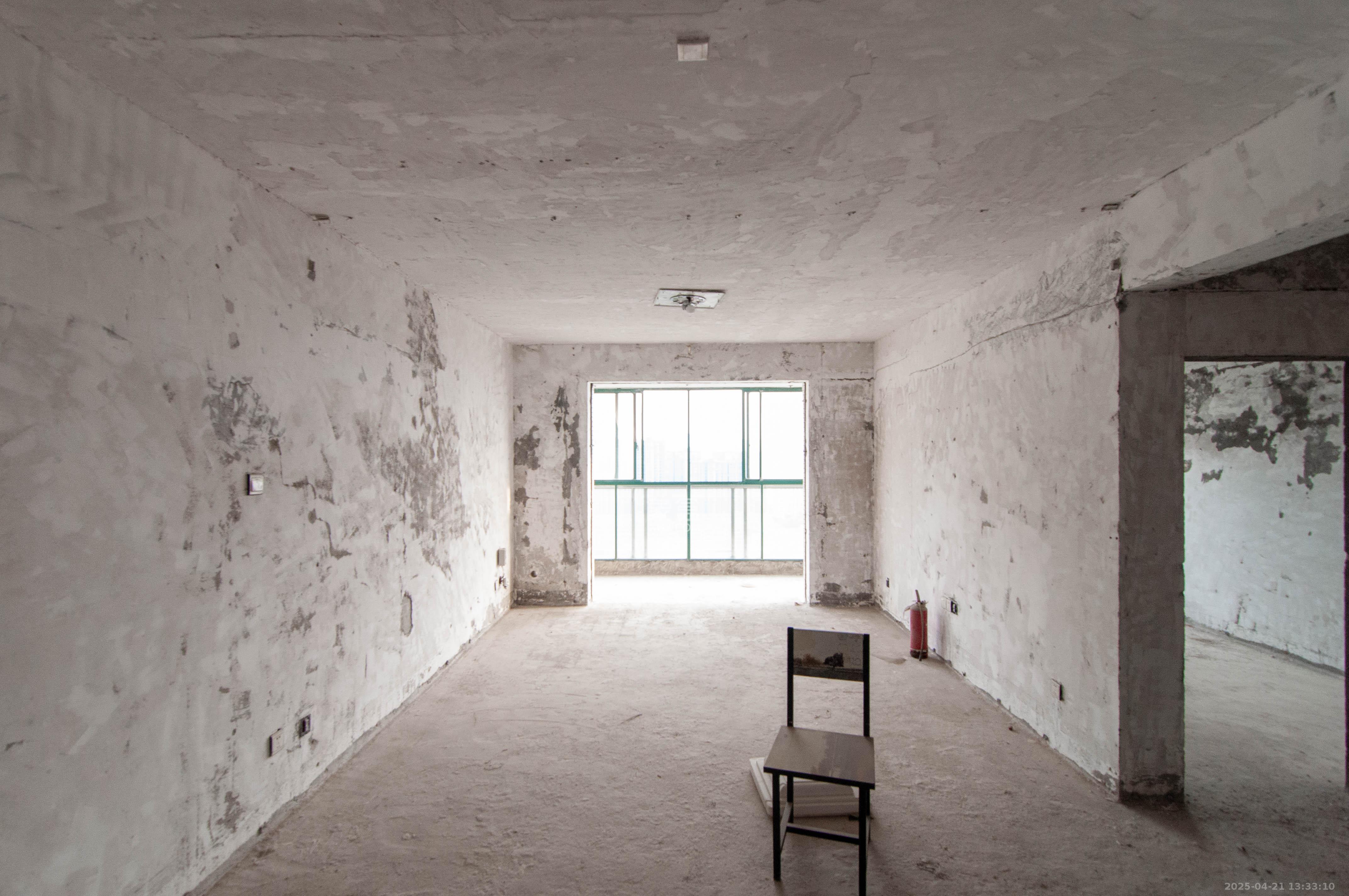 高鑫麓城 3室2厅2卫 110.0万 高鑫麓城 3室2厅2卫 110.0万客厅