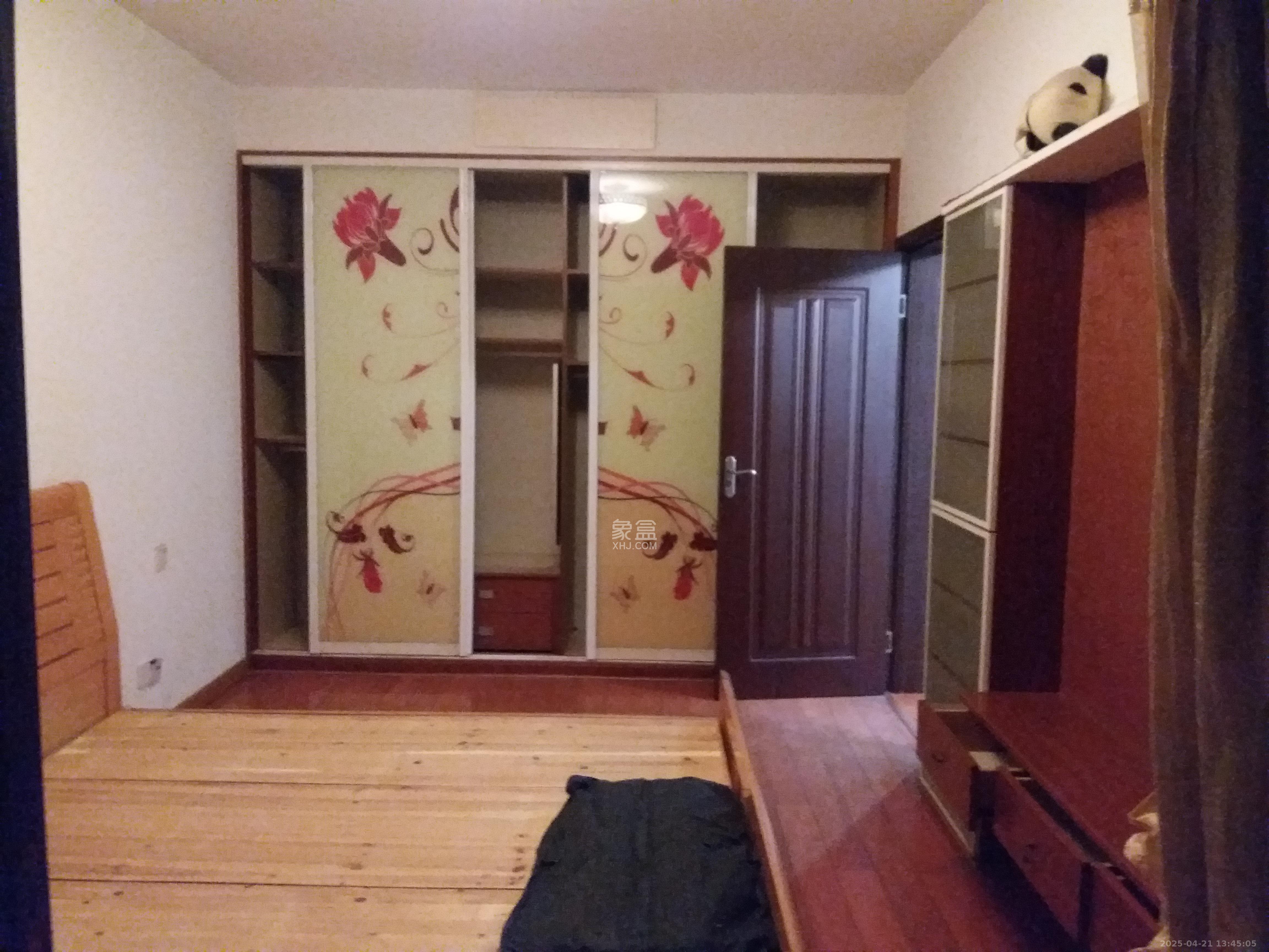 星典时代  3室2厅1卫   2500.00元/月室内图