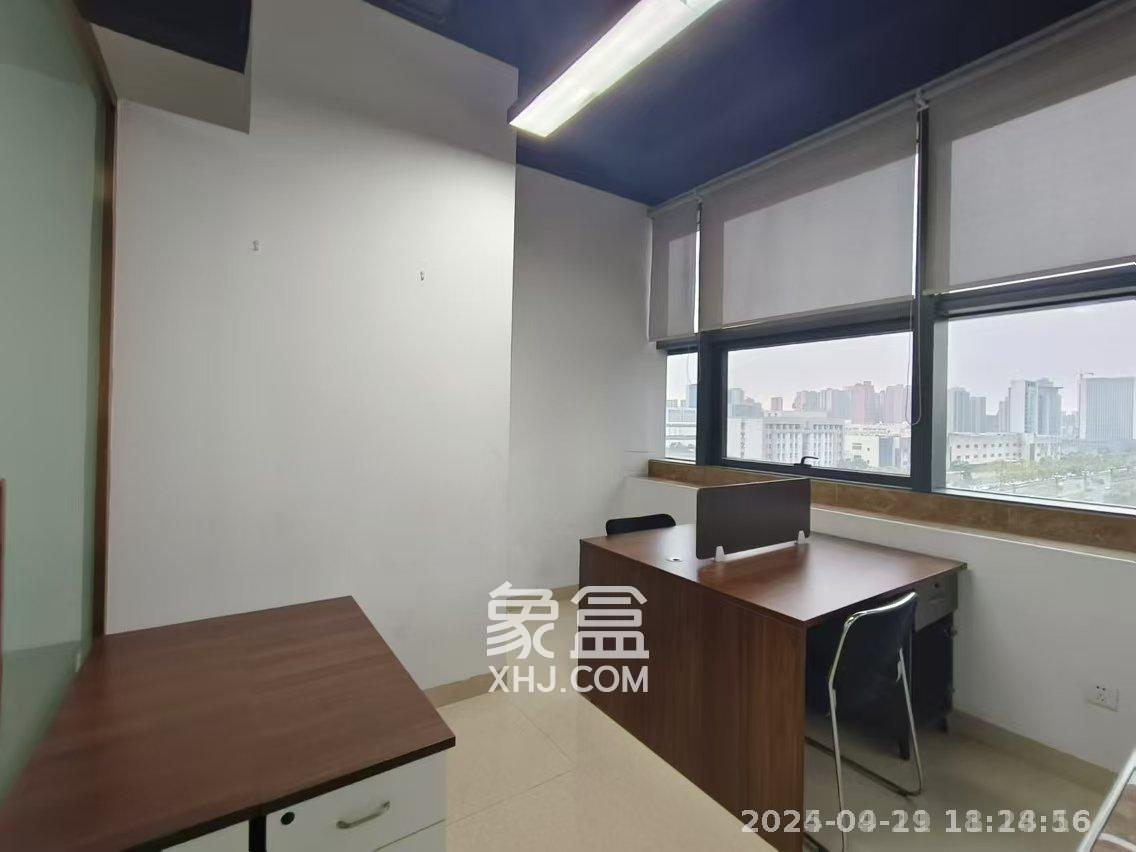 保利麓谷林语I区 3室1厅1卫 4400.0元/月 保利麓谷林语I区 3室1厅1卫 4400.0元/月室内图