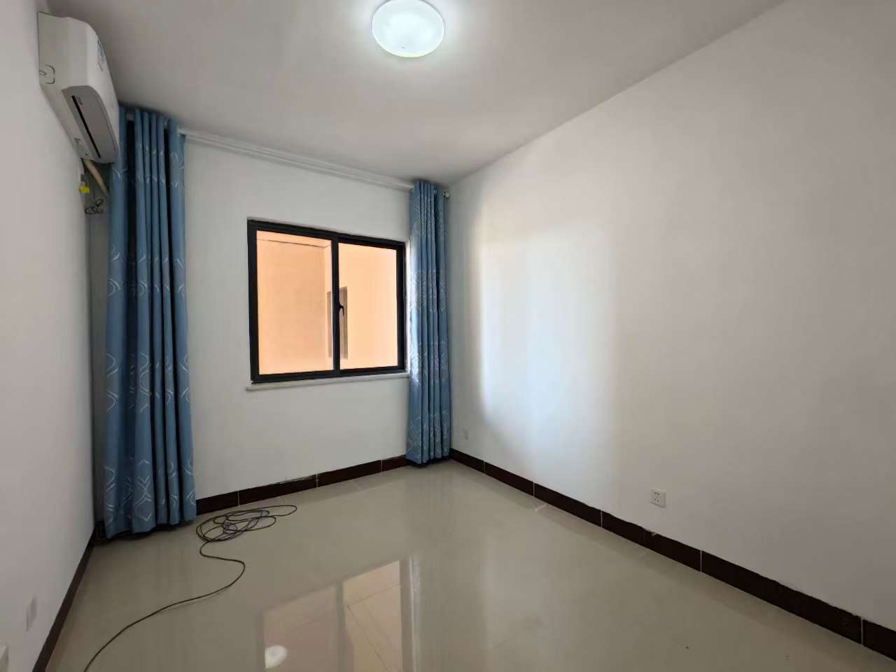 美舍嘉苑一期 4室2厅2卫 2800.0元/月 美舍嘉苑一期 4室2厅2卫 2800.0元/月室内图