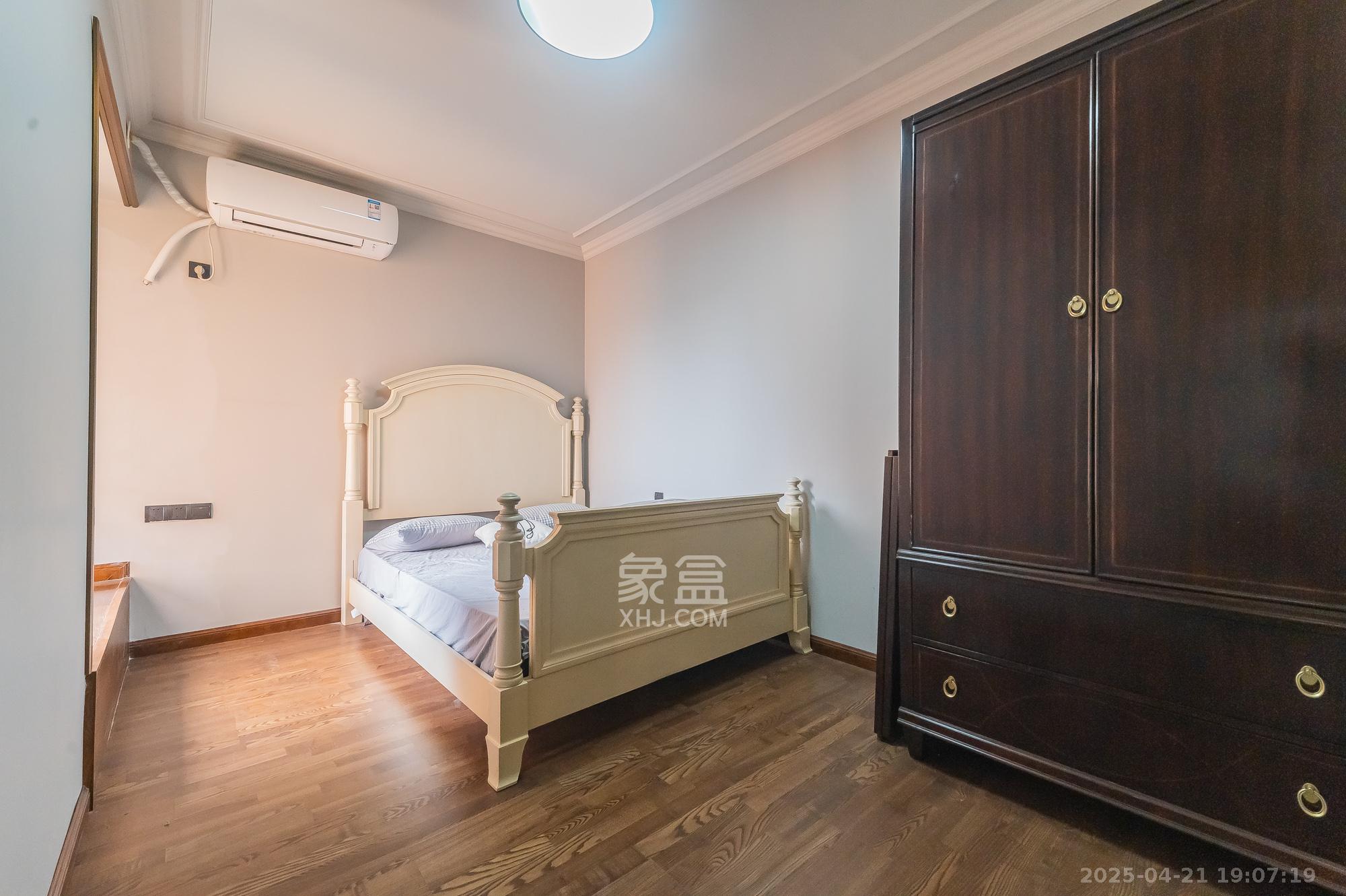 海伦春天 2室2厅1卫 56.0万 海伦春天 2室2厅1卫 56.0万卧室