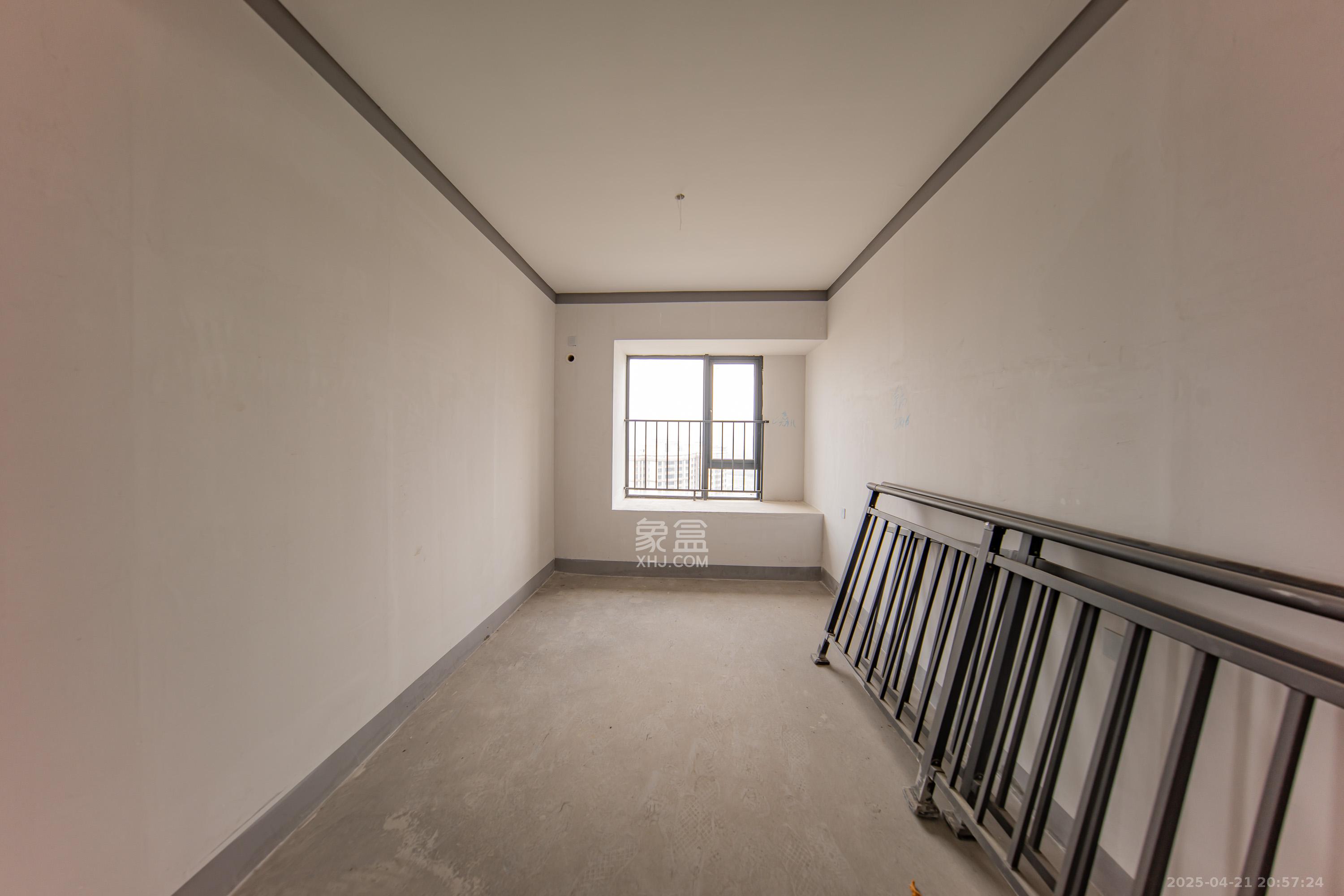 建投象山国际  4室2厅2卫   156.00万卧室