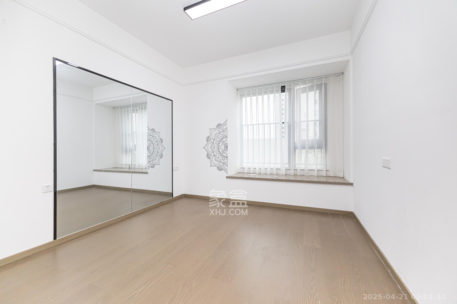 越秀湘江星汇城三期  4室2厅2卫    240.0万 越秀湘江星汇城三期  4室2厅2卫    240.0万卧室