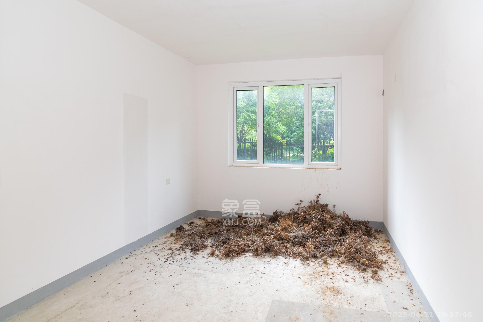 金地三千府(金地湖山樾、金地自在城) 3室2厅2卫 128.0万 金地三千府(金地湖山樾、金地自在城) 3室2厅2卫 128.0万卧室