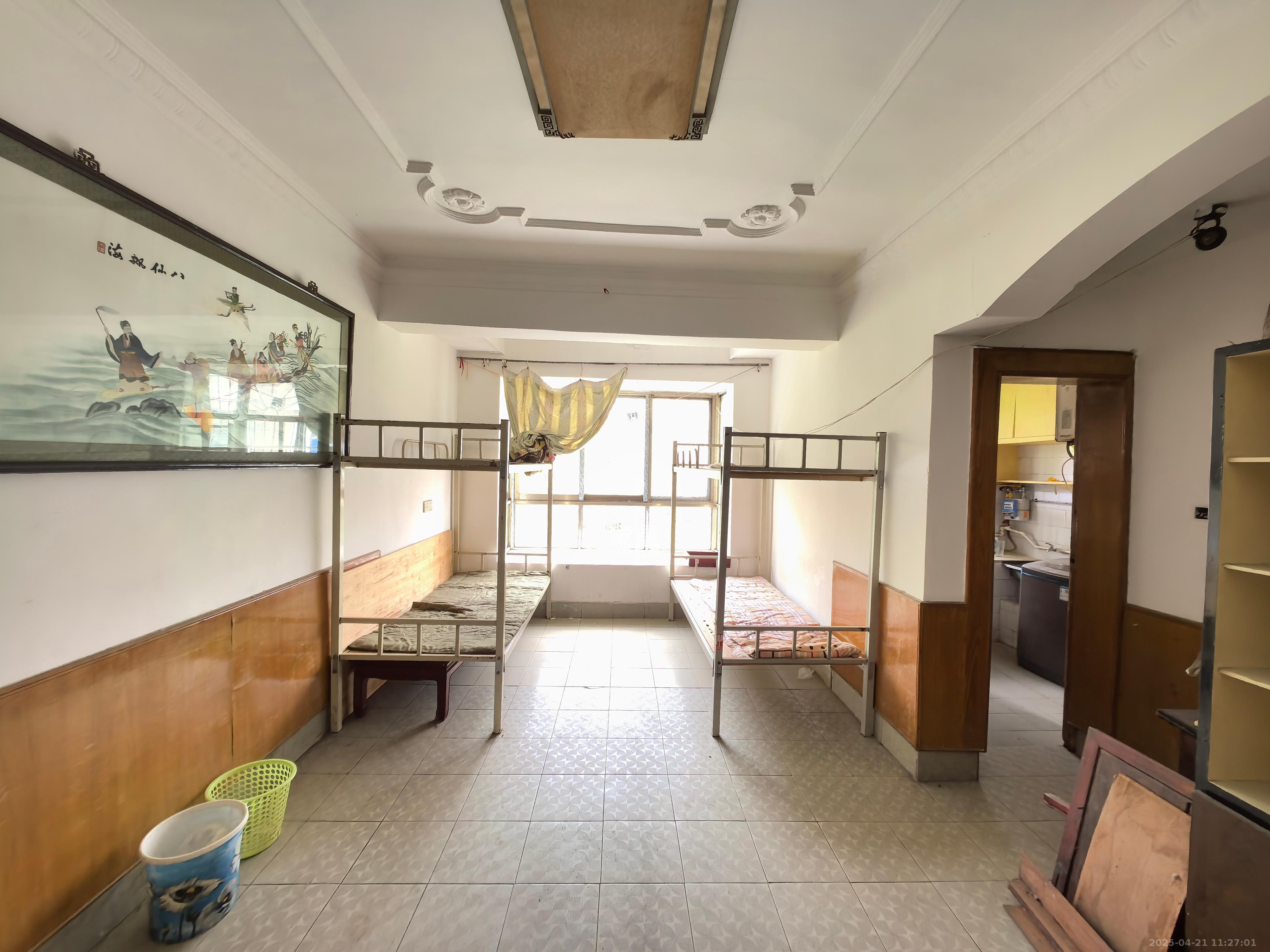 富雅坪社区(红墙巷)  2室1厅1卫    1500.0元/月 富雅坪社区(红墙巷)  2室1厅1卫    1500.0元/月