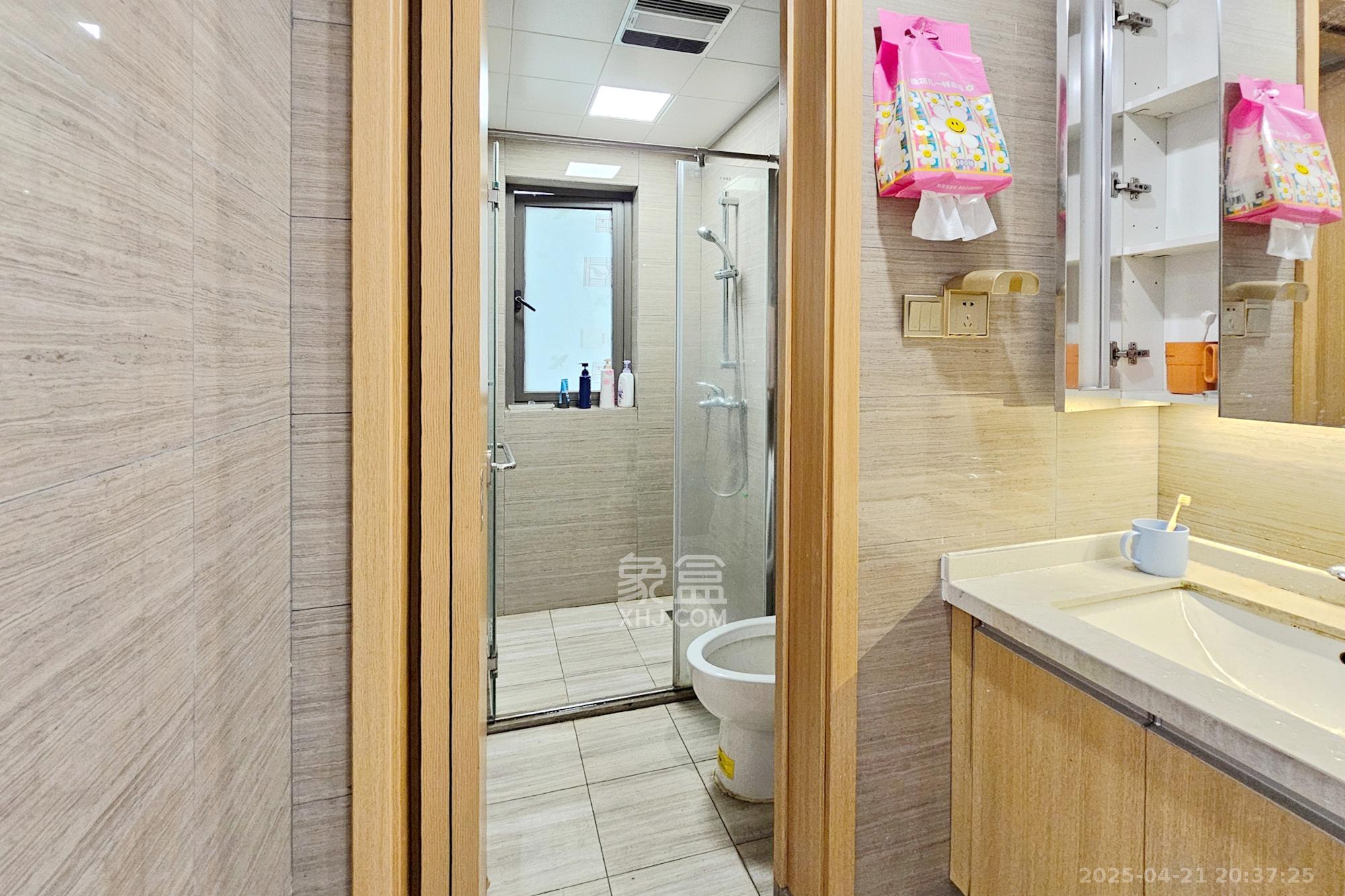 阳光城尚东湾蓝莓苑 3室2厅1卫 92.0万 阳光城尚东湾蓝莓苑 3室2厅1卫 92.0万卫生间