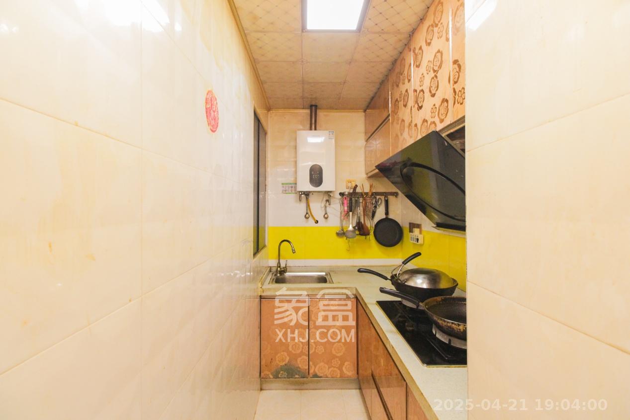 金领家族 1室1厅1卫 1500.0元/月 金领家族 1室1厅1卫 1500.0元/月室内图