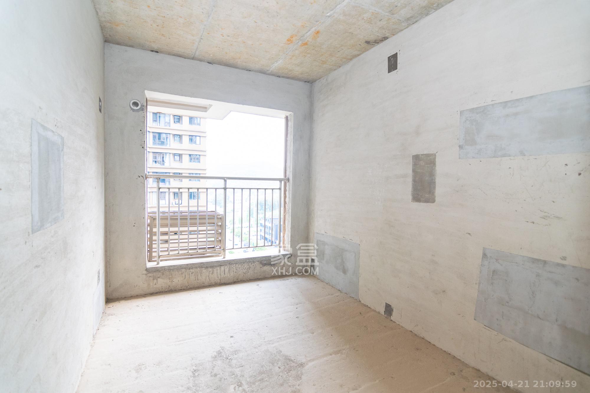 润和长郡(润和紫郡二三期) 4室2厅2卫 82.0万 润和长郡(润和紫郡二三期) 4室2厅2卫 82.0万卧室