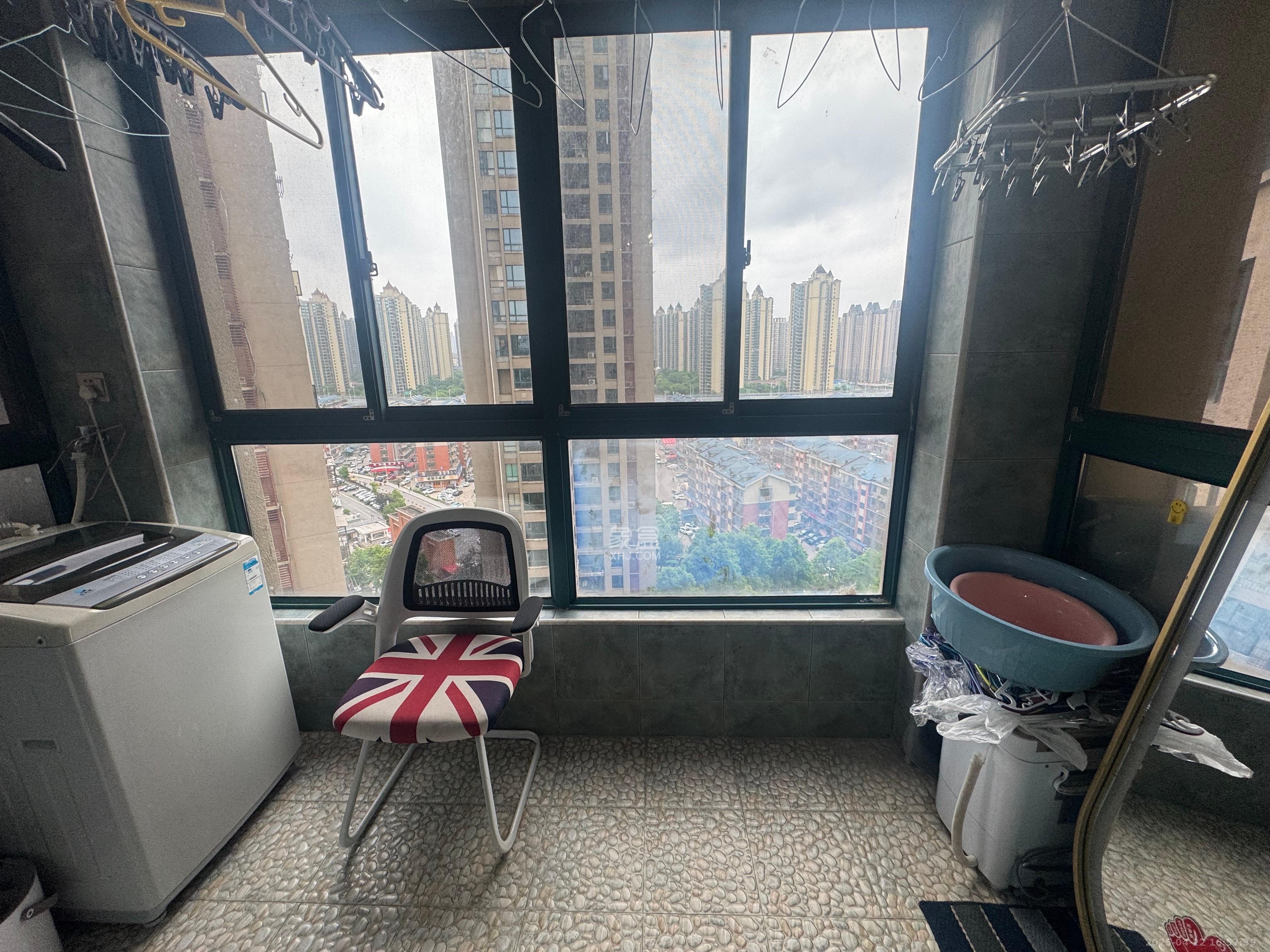 维一星城原山苑 3室2厅1卫 2800.0元/月 维一星城原山苑 3室2厅1卫 2800.0元/月室内图