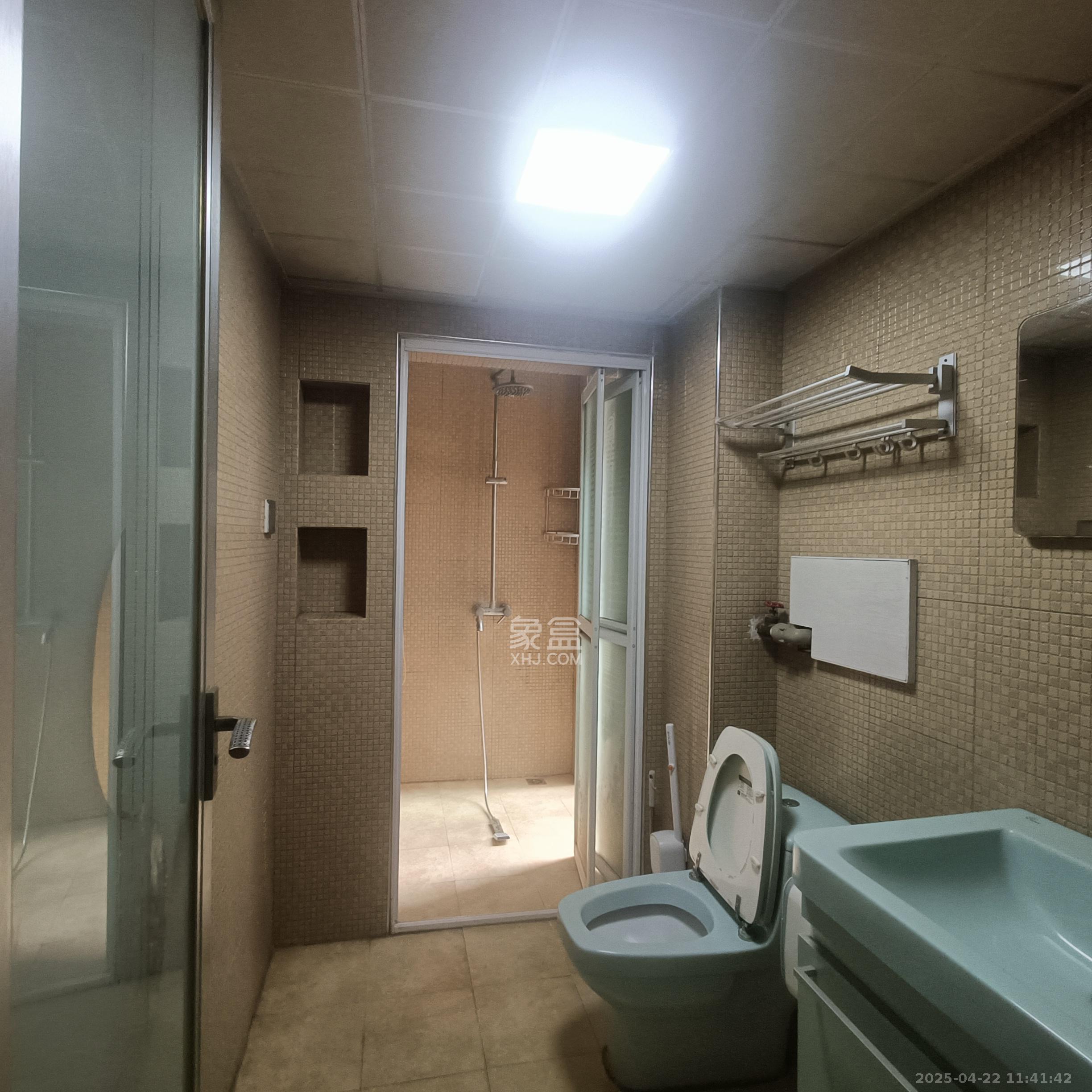 海拔东方 3室2厅1卫 2500.0元/月 海拔东方 3室2厅1卫 2500.0元/月室内图