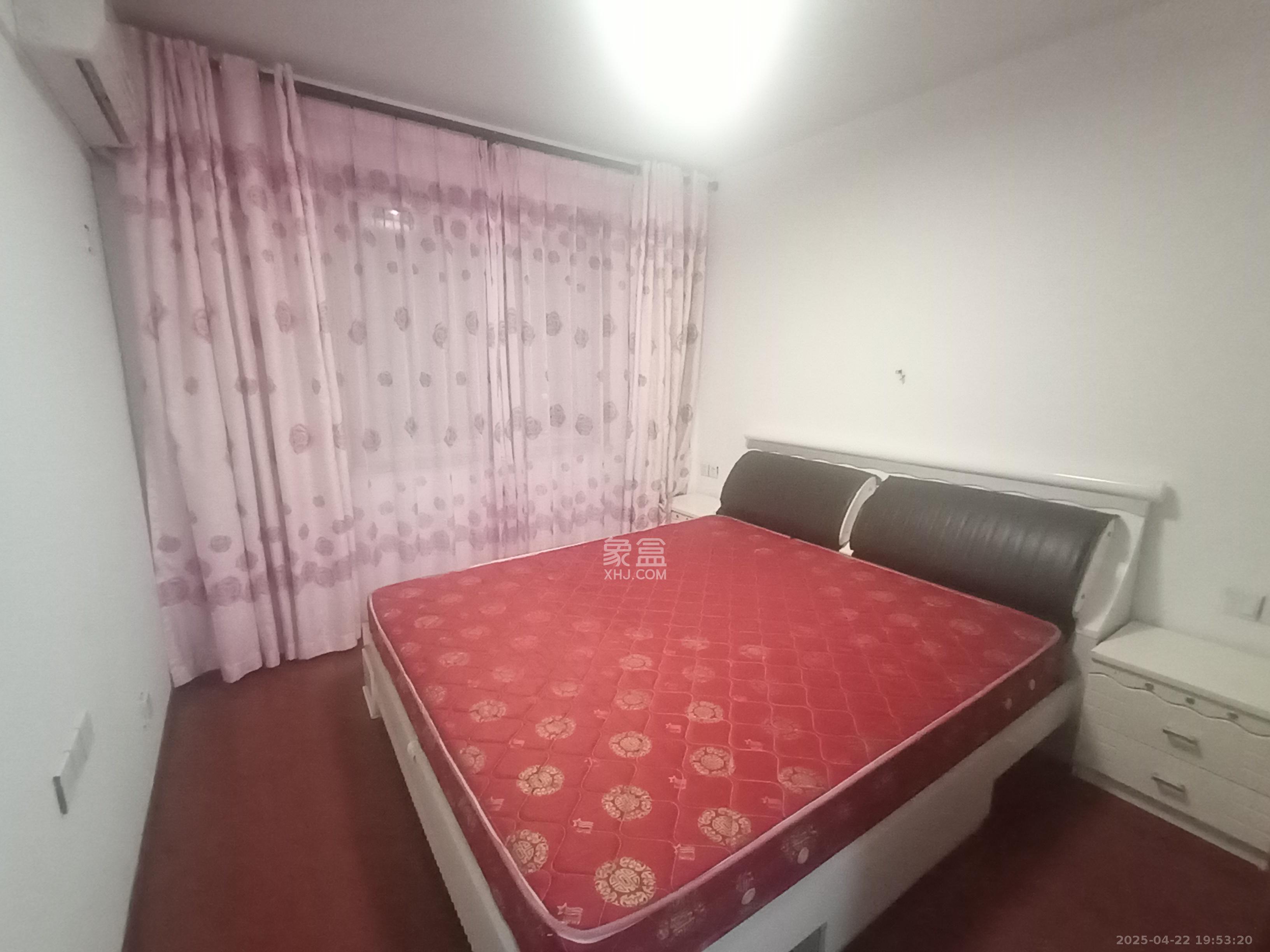 新诚小区  2室2厅1卫   1800.00元/月室内图