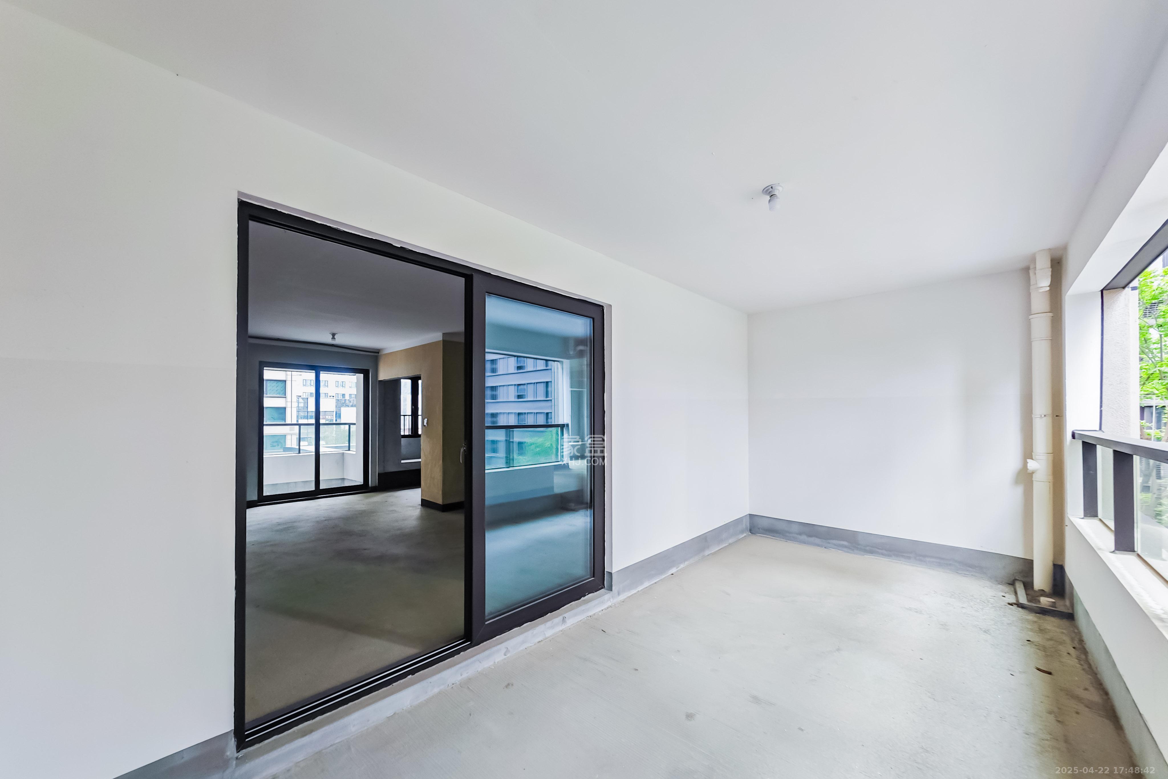 建发玖洲观澜  4室1厅2卫   185.00万