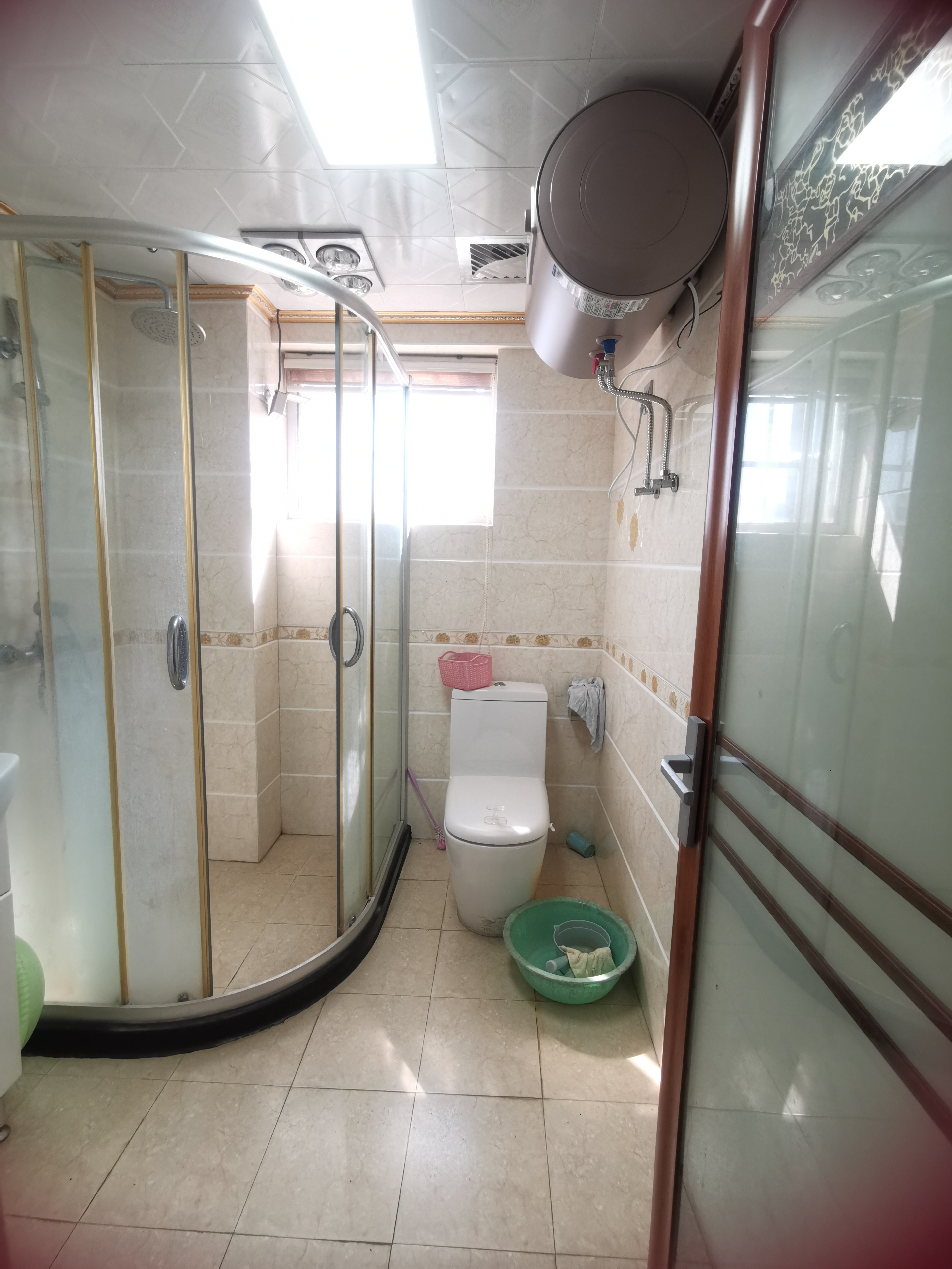 帝和华庭  3室2厅2卫   169.00万客厅