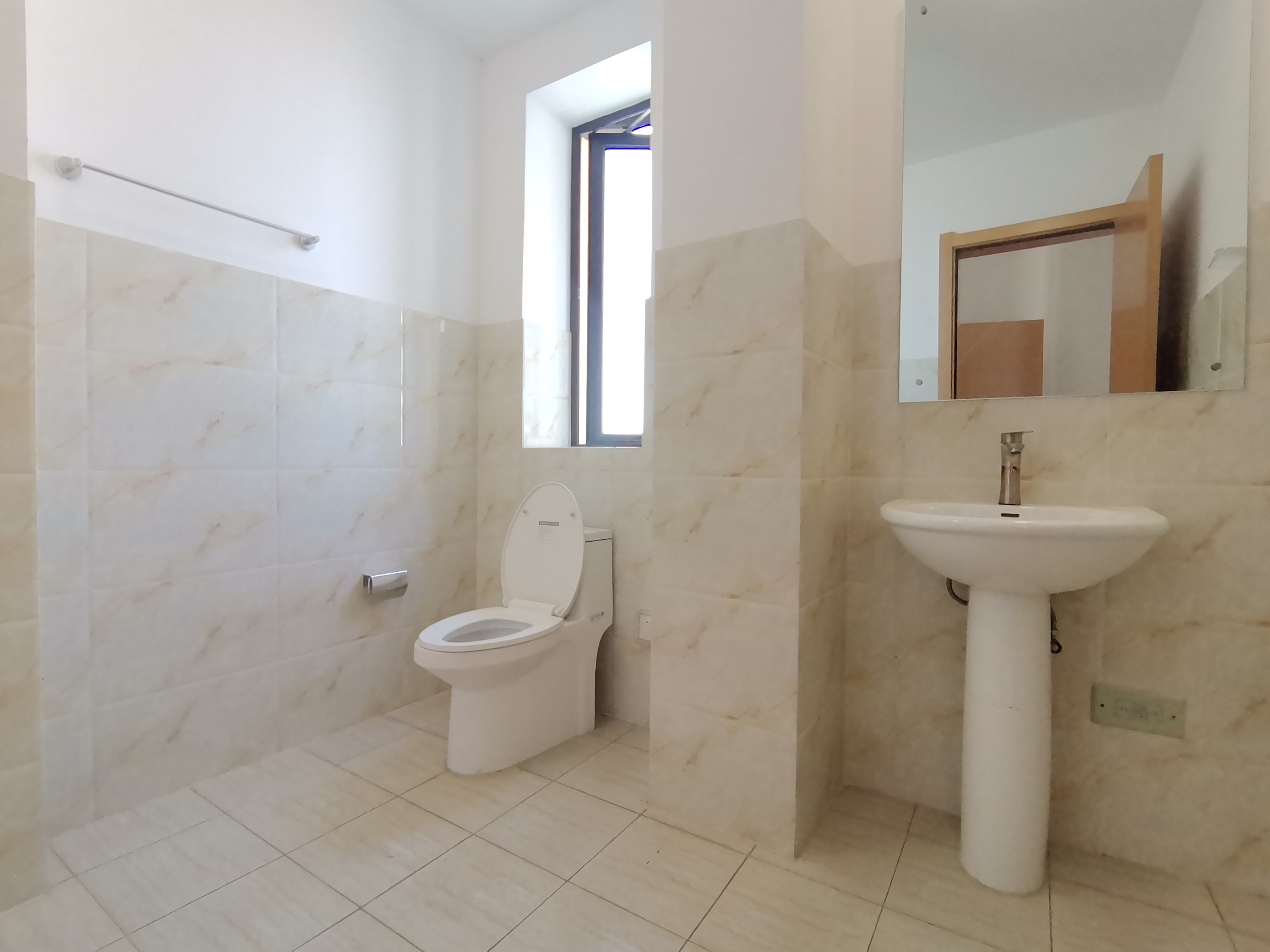 融创海口一号 4室2厅3卫 4000.0元/月 融创海口一号 4室2厅3卫 4000.0元/月室内图