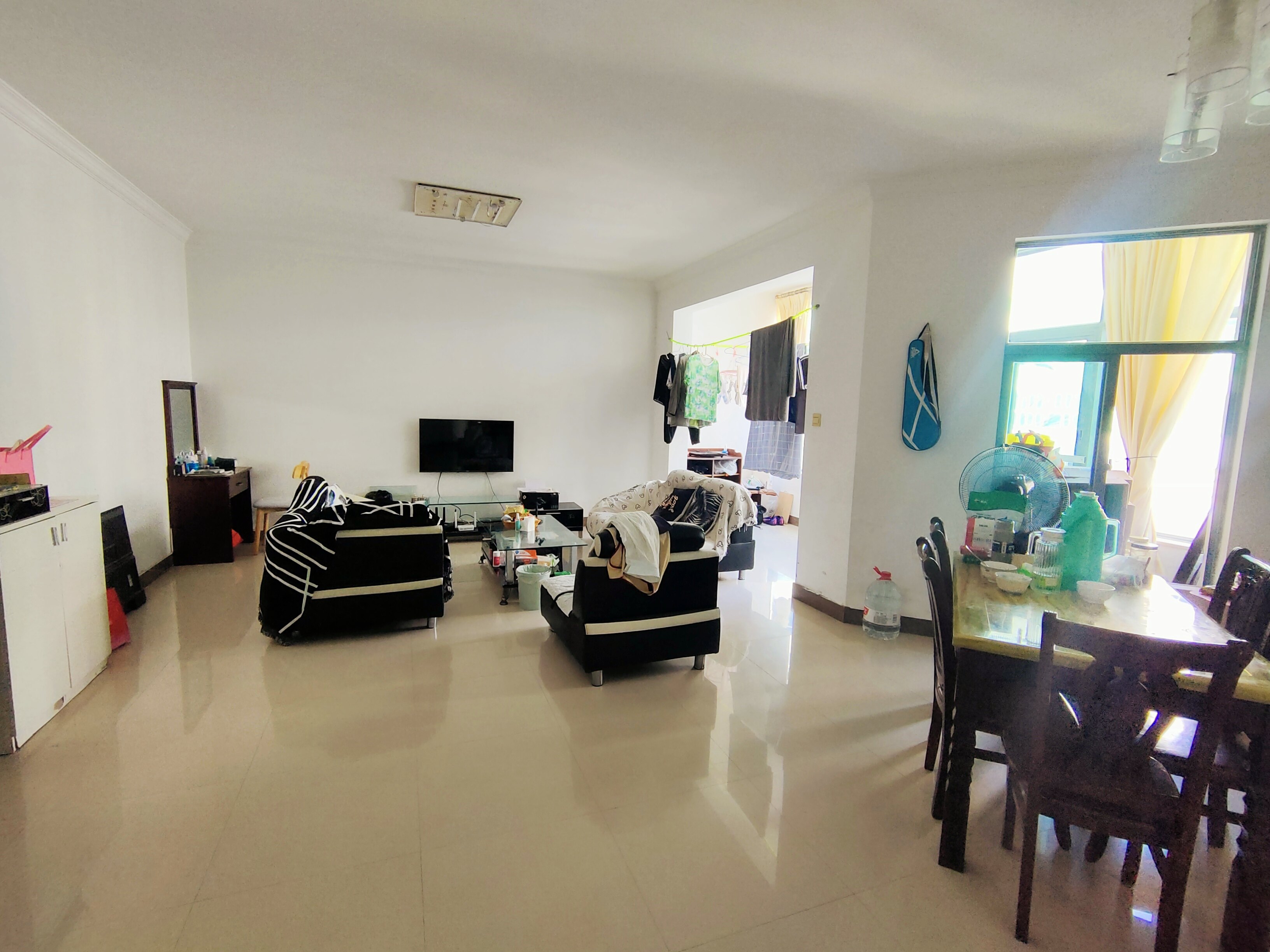 置地花园 3室2厅2卫 3000.0元/月 置地花园 3室2厅2卫 3000.0元/月室内图