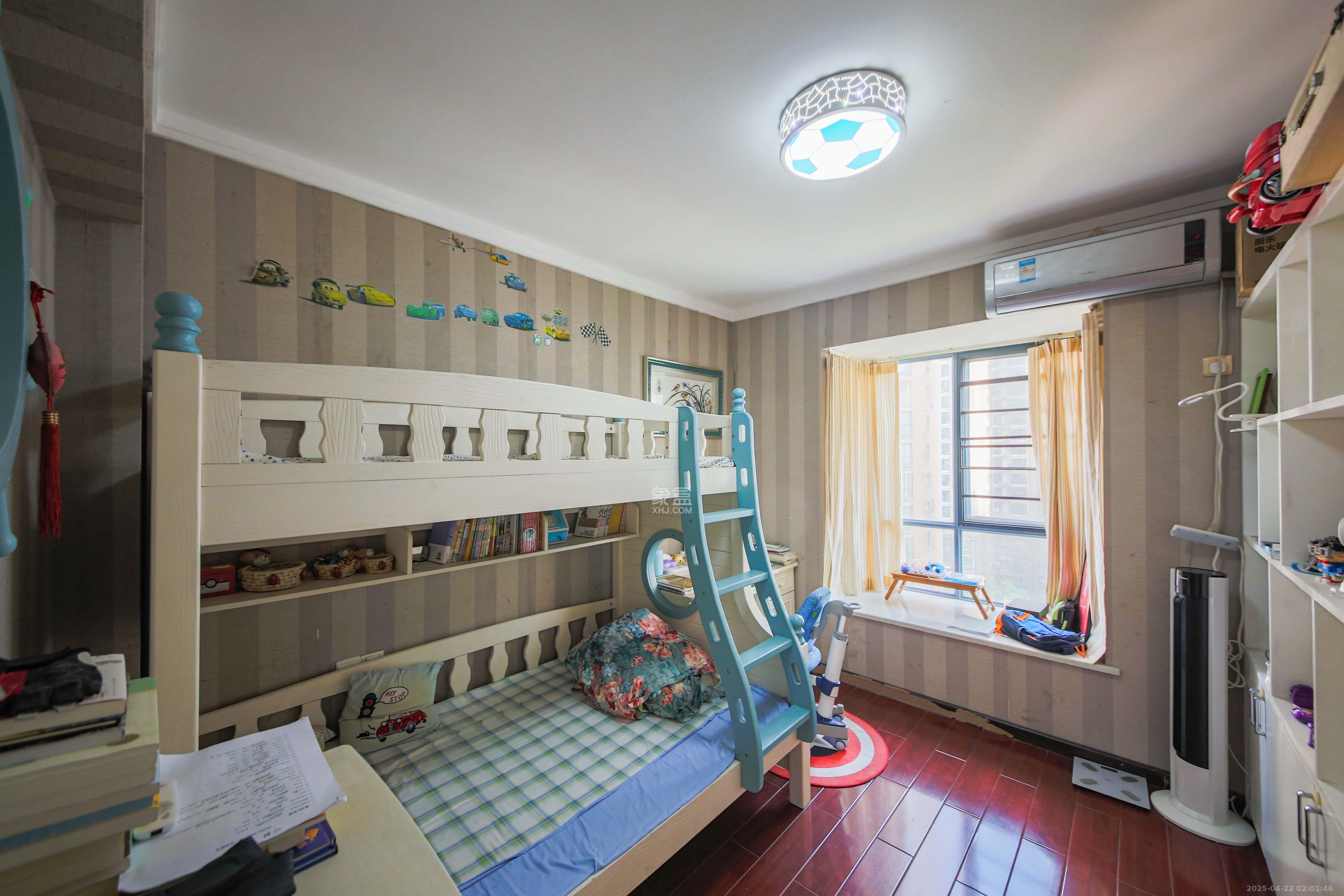 标志浪漫满屋(枫景公寓)  3室2厅2卫    120.0万 标志浪漫满屋(枫景公寓)  3室2厅2卫    120.0万卧室