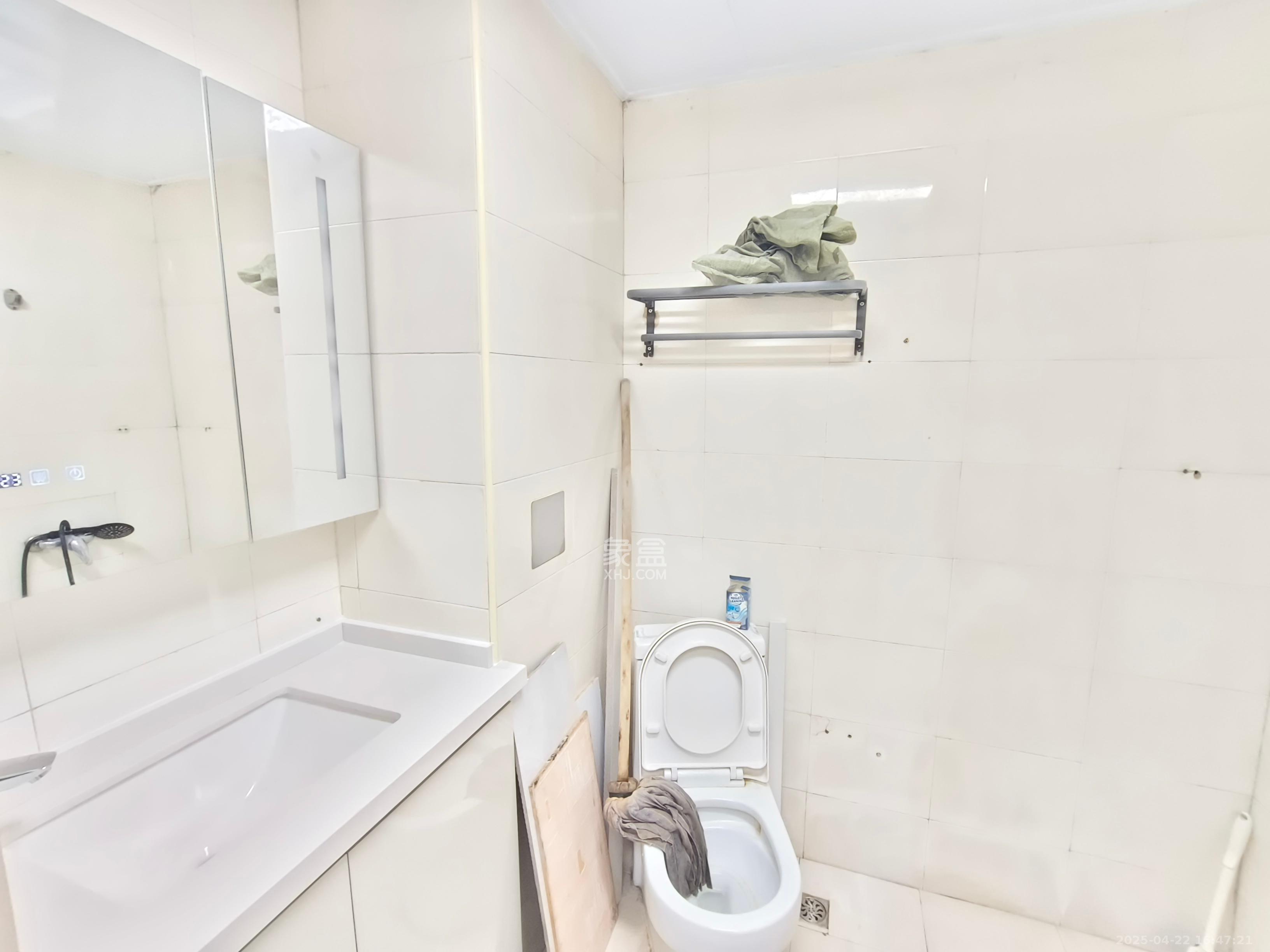 新国际(森和大厦) 1室1厅1卫 2200.0元/月 新国际(森和大厦) 1室1厅1卫 2200.0元/月室内图