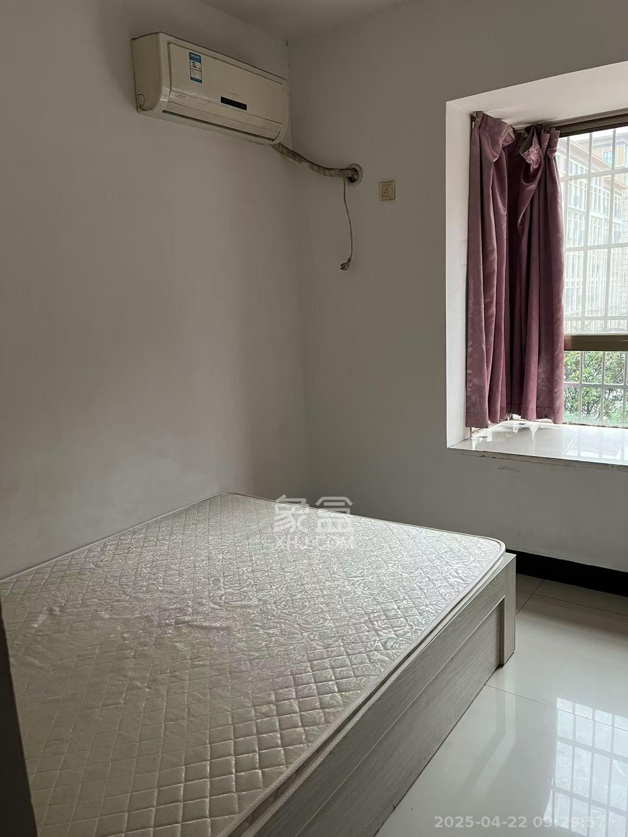 新路小区 3室2厅1卫 1700.0元/月 新路小区 3室2厅1卫 1700.0元/月室内图