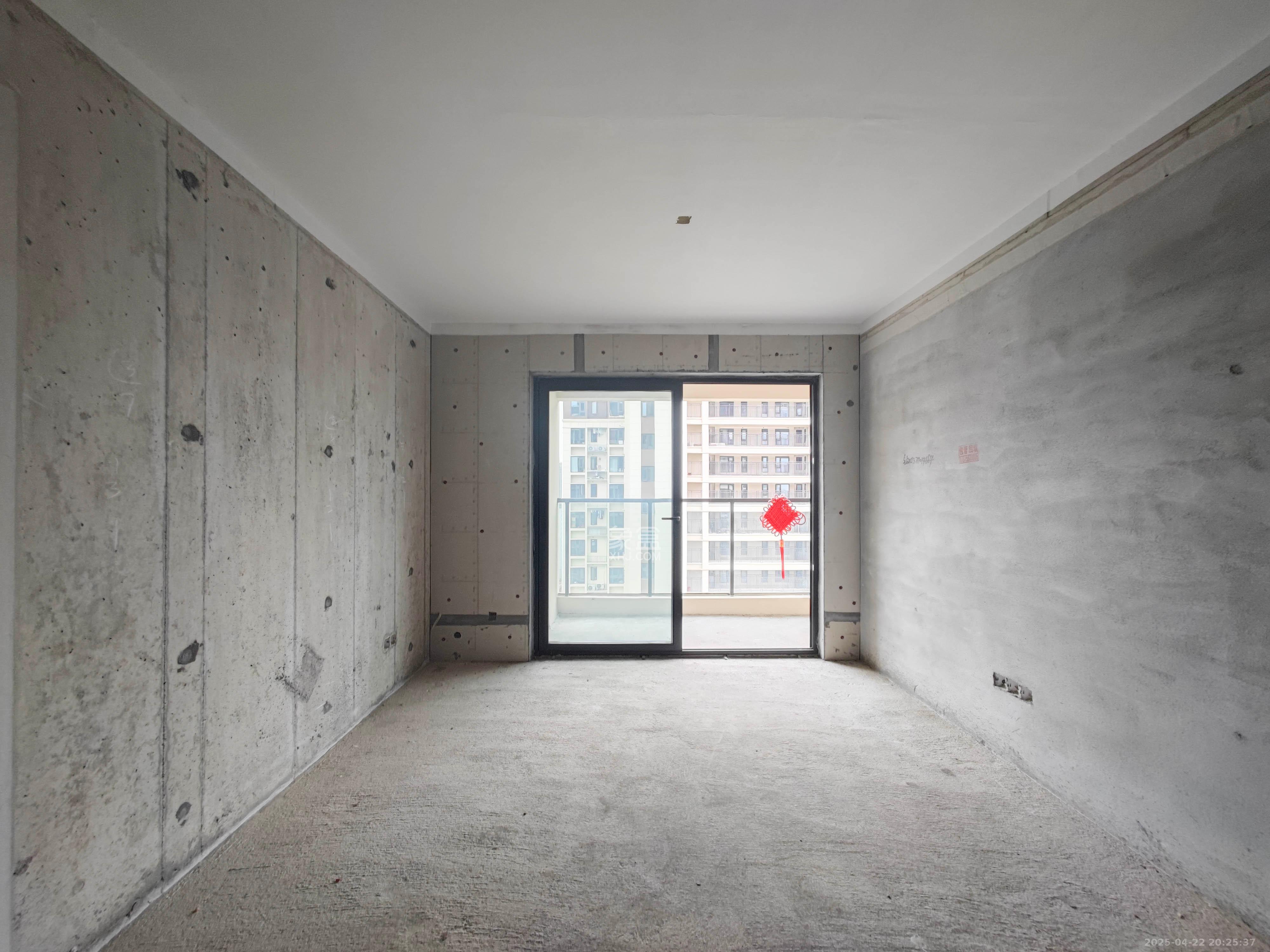 远洋红星天铂一期  1室0厅0卫    88.88万 远洋红星天铂一期  1室0厅0卫    88.88万客厅