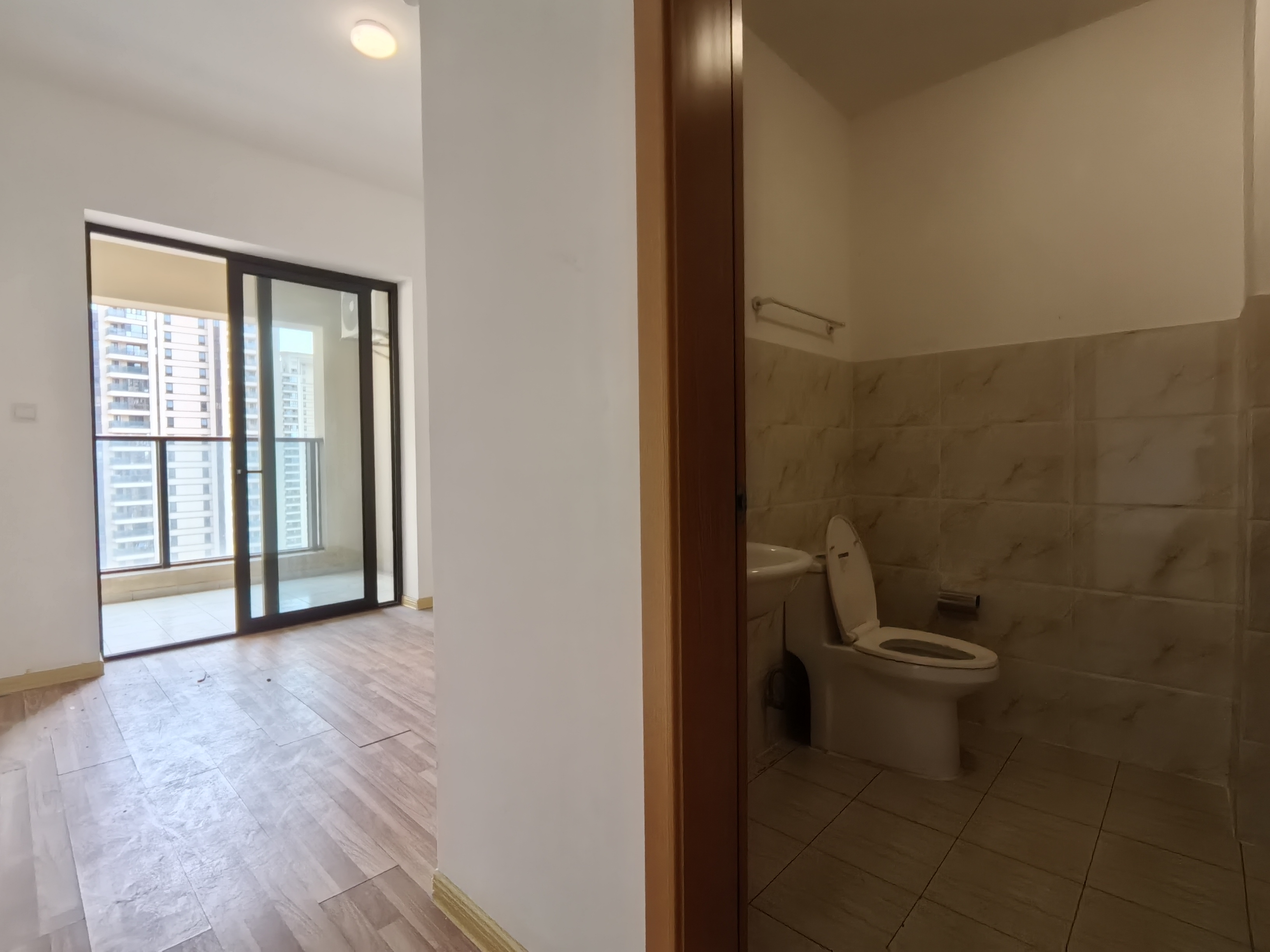 融创海口一号 4室2厅3卫 4000.0元/月 融创海口一号 4室2厅3卫 4000.0元/月室内图