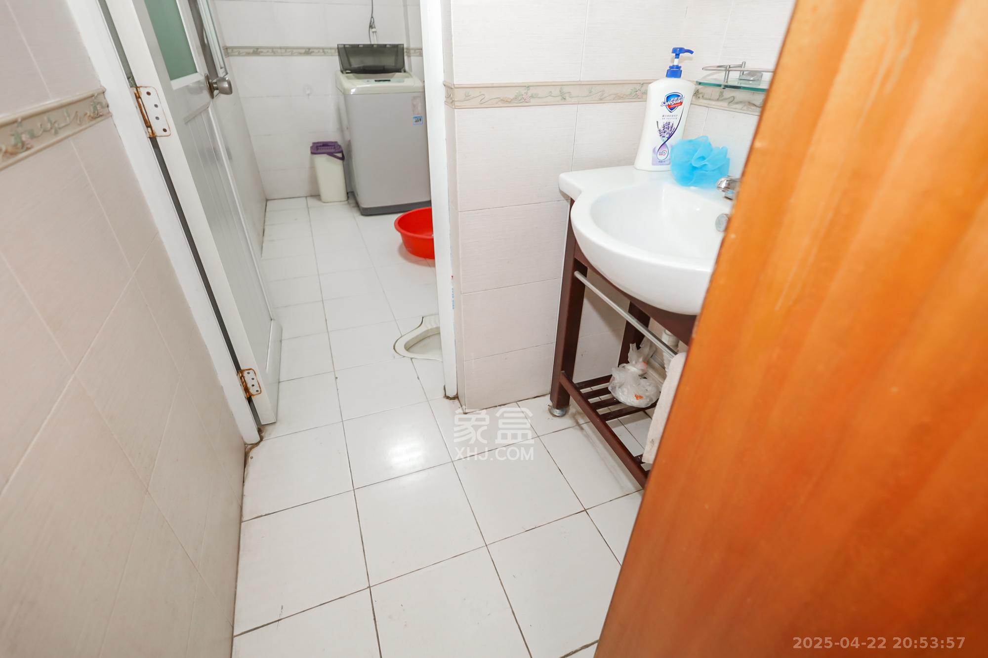 湘许嘉园 3室2厅2卫 95.0万 湘许嘉园 3室2厅2卫 95.0万卫生间