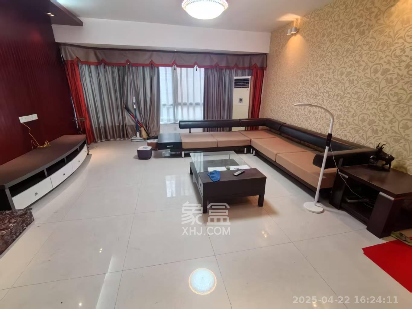 金芙蓉 5室2厅3卫 65.0万 金芙蓉 5室2厅3卫 65.0万室内图