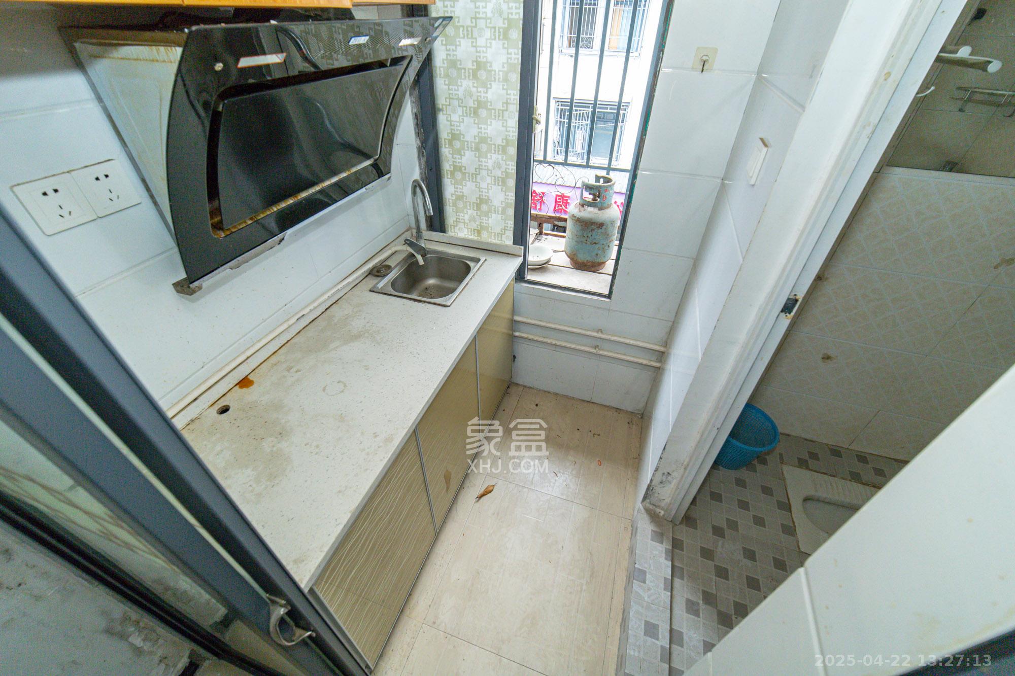 星沙二区  10室4厅4卫    328.0万厨房