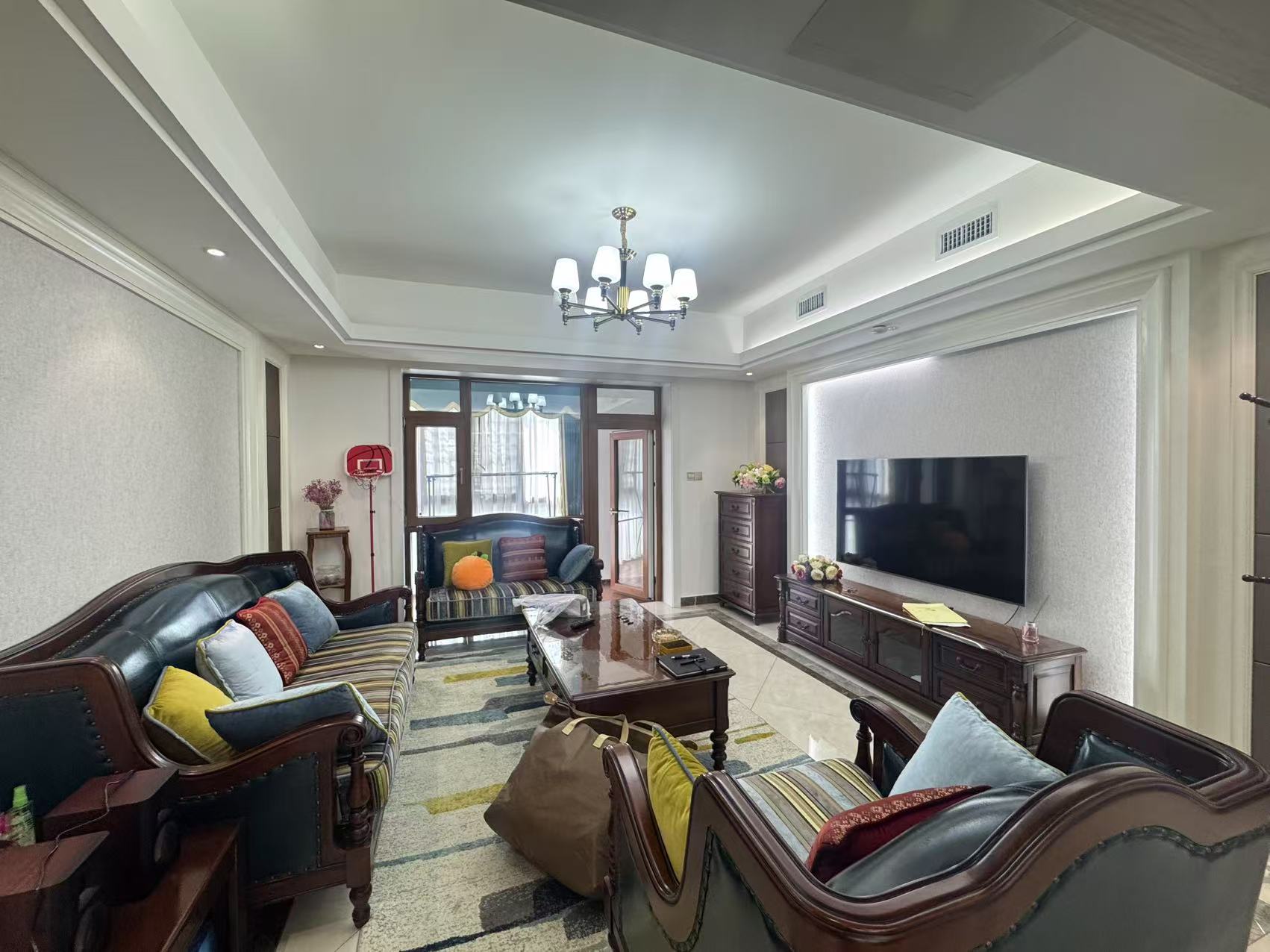 城市公园 3室2厅2卫 95.6万 城市公园 3室2厅2卫 95.6万室内图