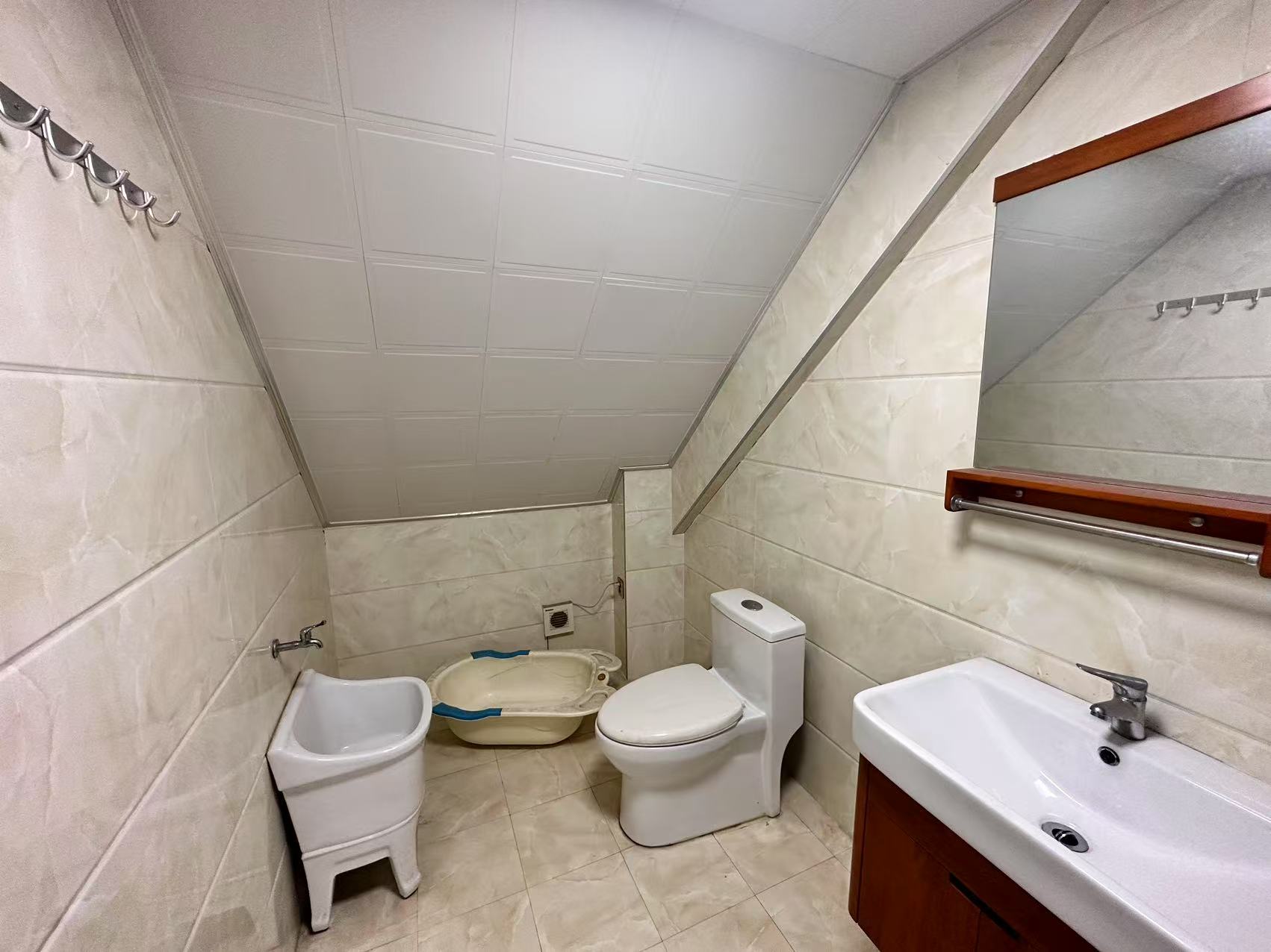 嘉盛华府 1室2厅2卫 70.8万 嘉盛华府 1室2厅2卫 70.8万室内图