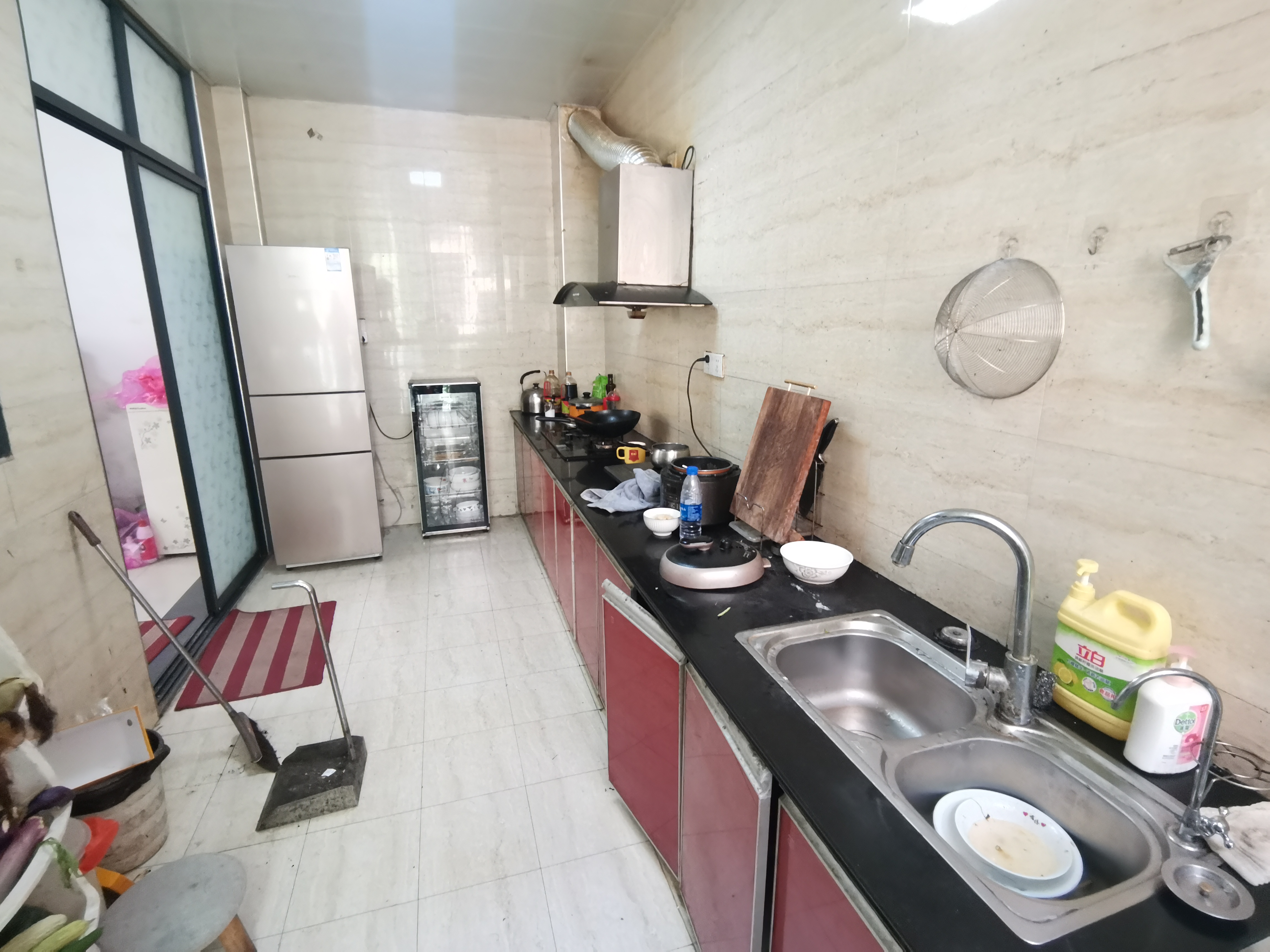 市人大政协机关大院住宅区(老市委) 5室2厅1卫 88.8万 市人大政协机关大院住宅区(老市委) 5室2厅1卫 88.8万室内图