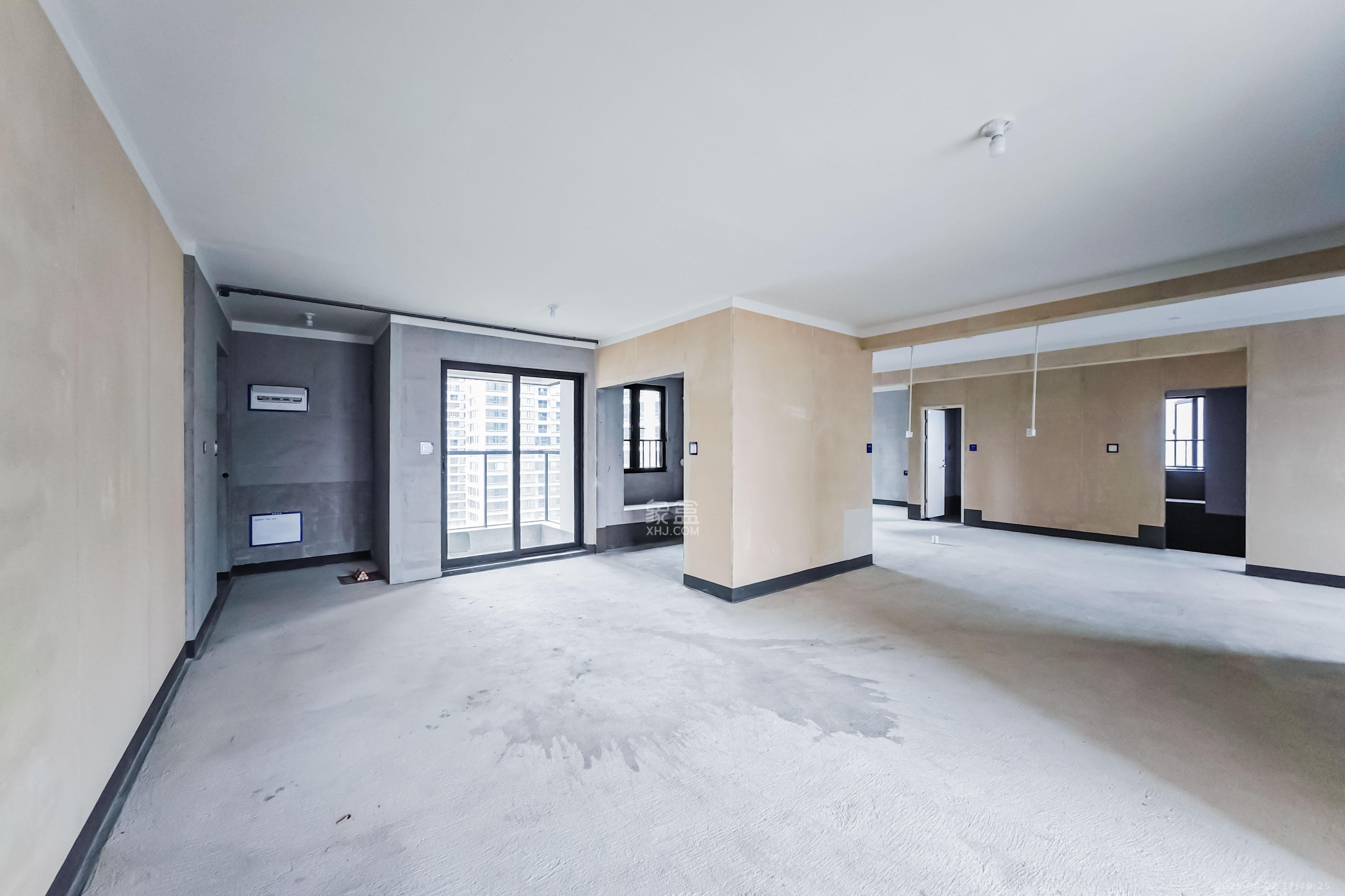 建发玖洲观澜  4室2厅2卫   188.00万客厅