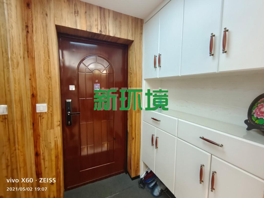 高盛澧园一二期  3室2厅2卫   99.80万客厅