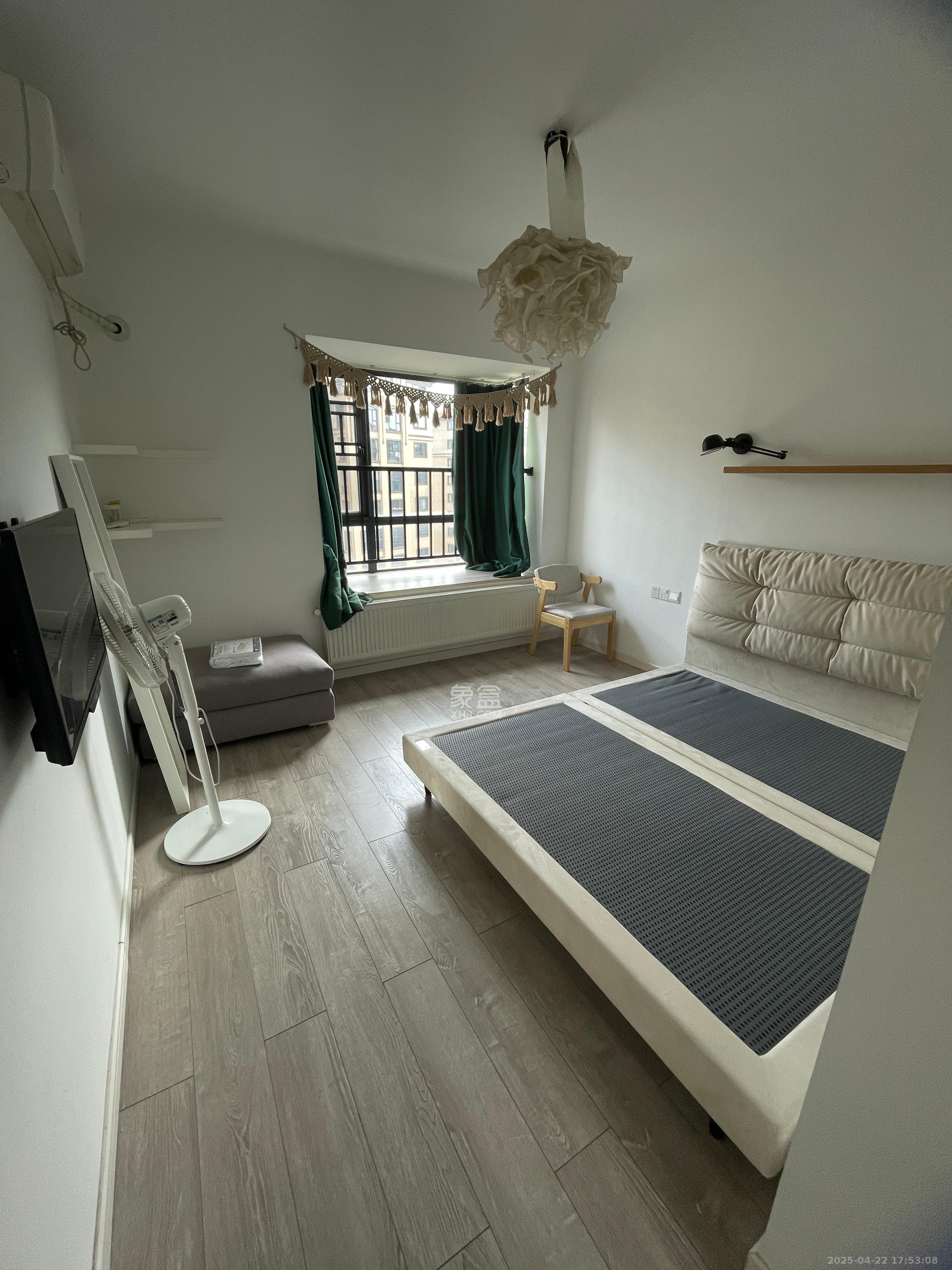 中建芙蓉嘉苑  3室2厅2卫   2800.00元/月室内图