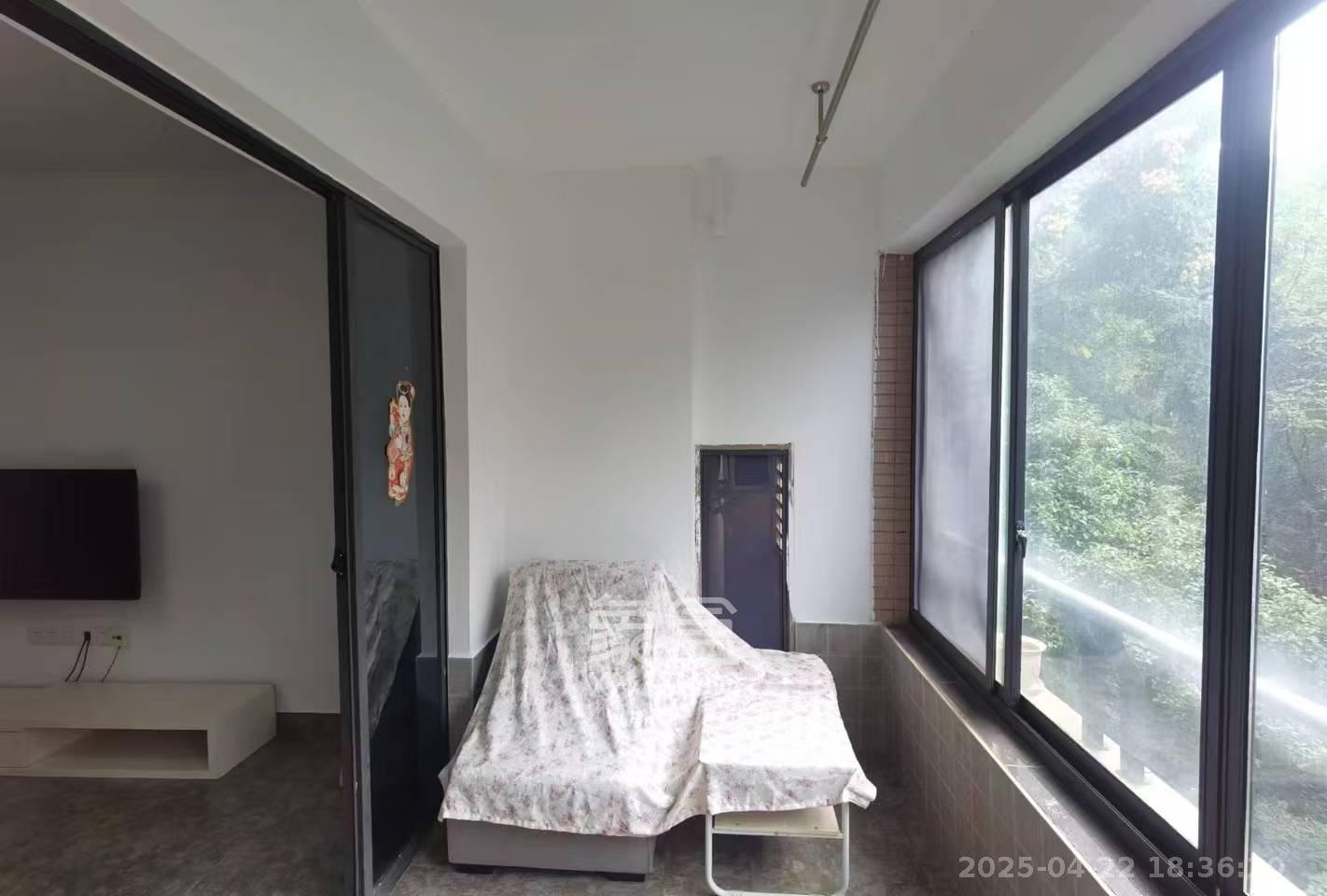 保利花园  2室1厅1卫   2300.00元/月室内图