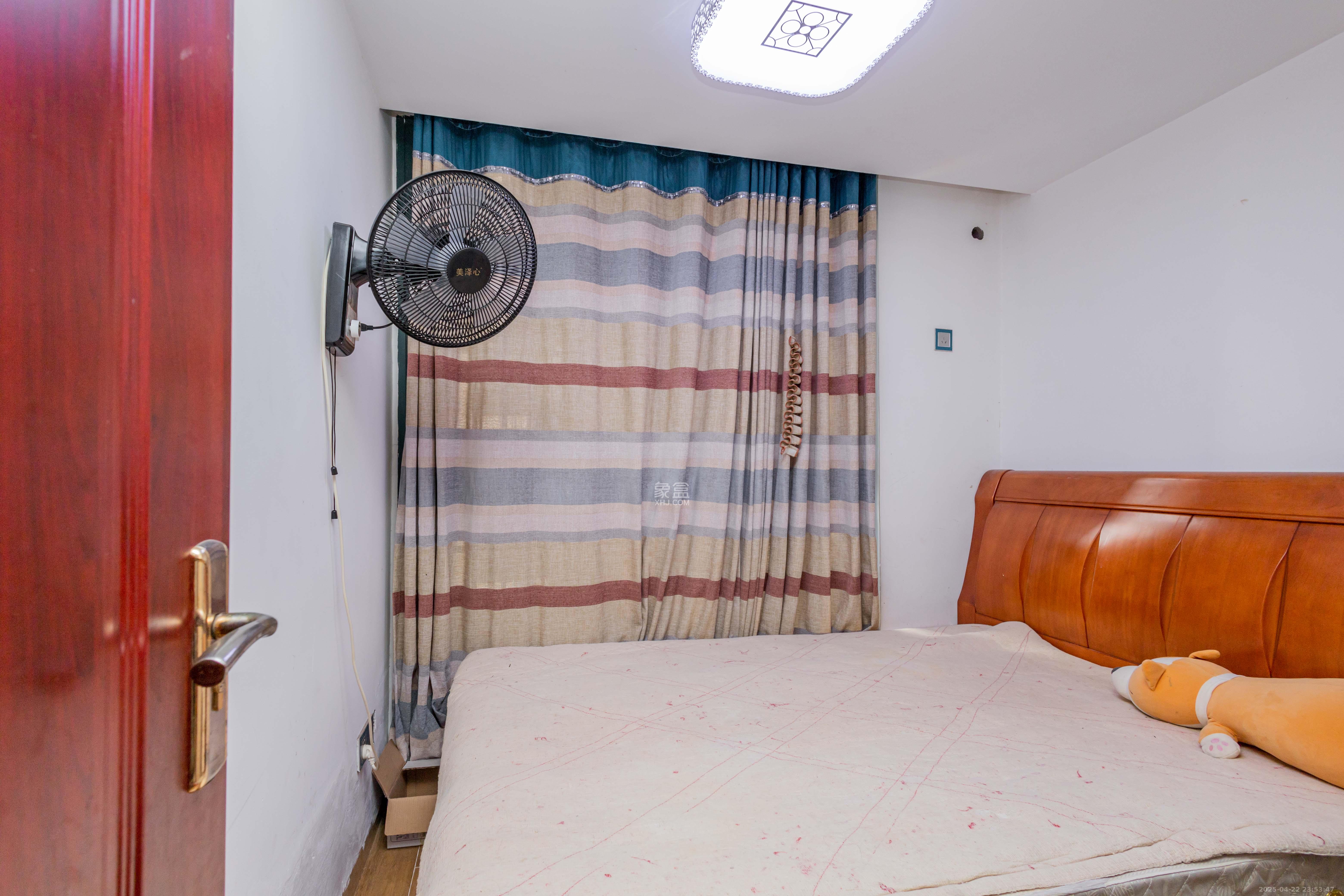 才子佳郡  3室2厅2卫   68.00万卧室