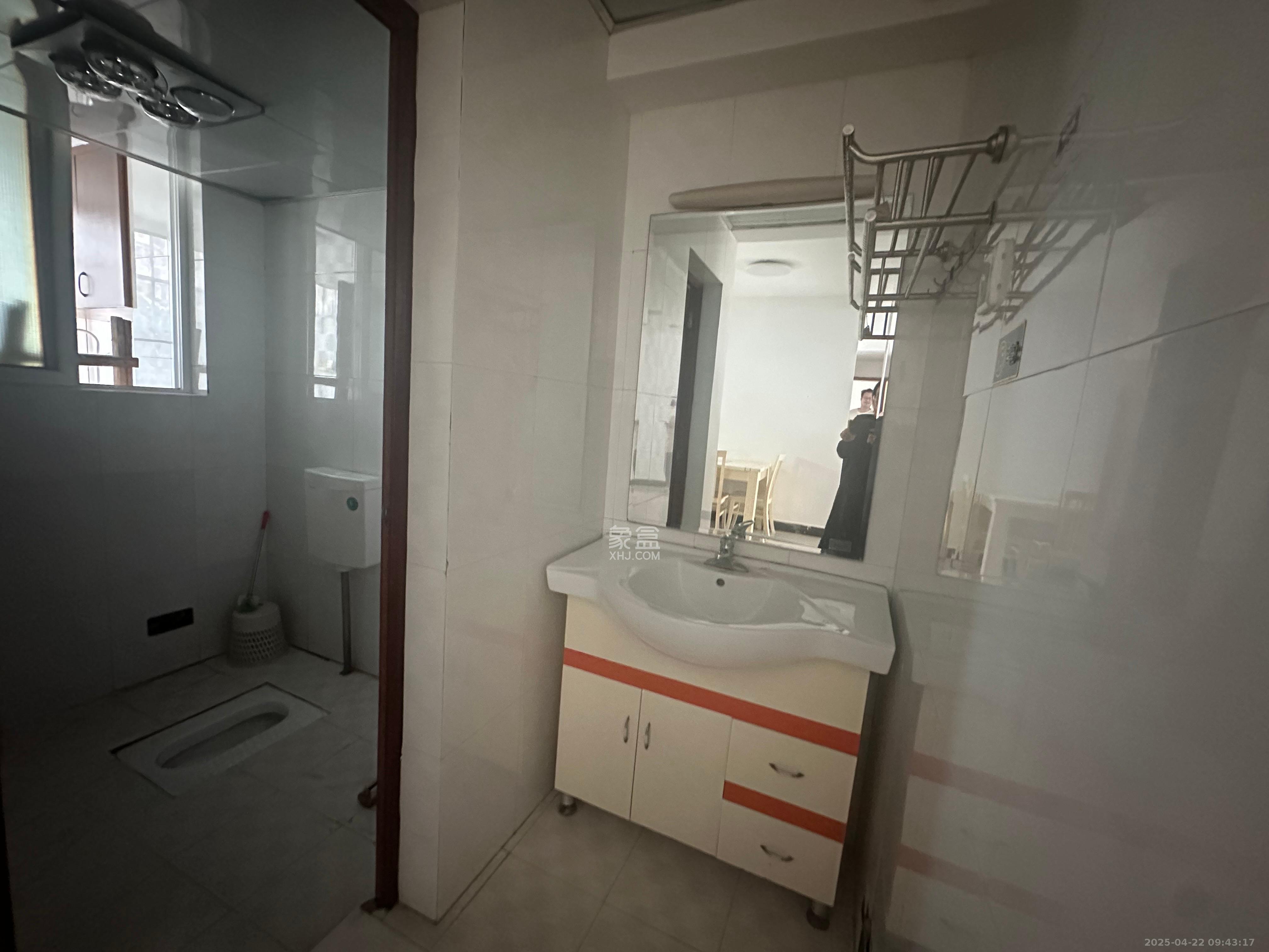 玛依拉山庄 3室2厅2卫 2500.0元/月 玛依拉山庄 3室2厅2卫 2500.0元/月室内图