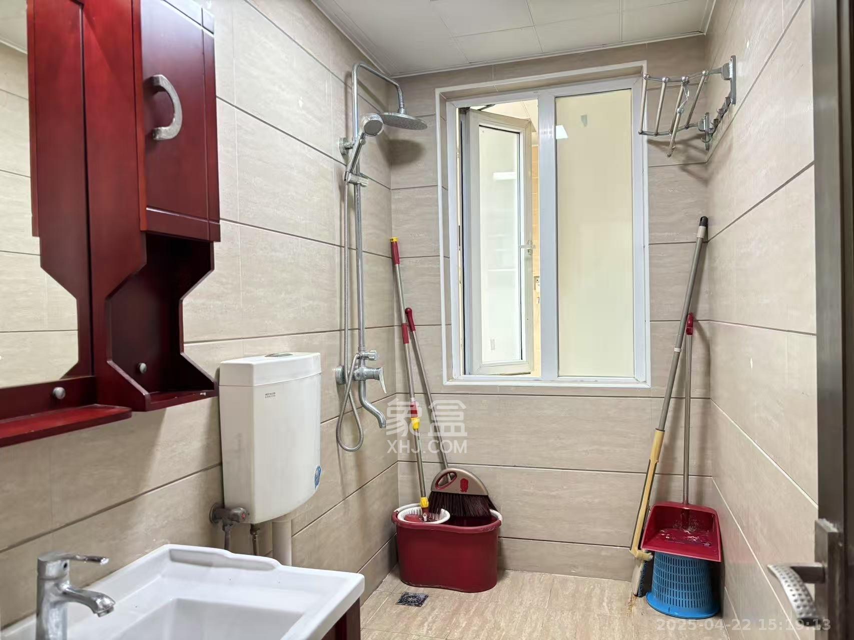 通华天都 1室2厅2卫 2700.0元/月 通华天都 1室2厅2卫 2700.0元/月室内图