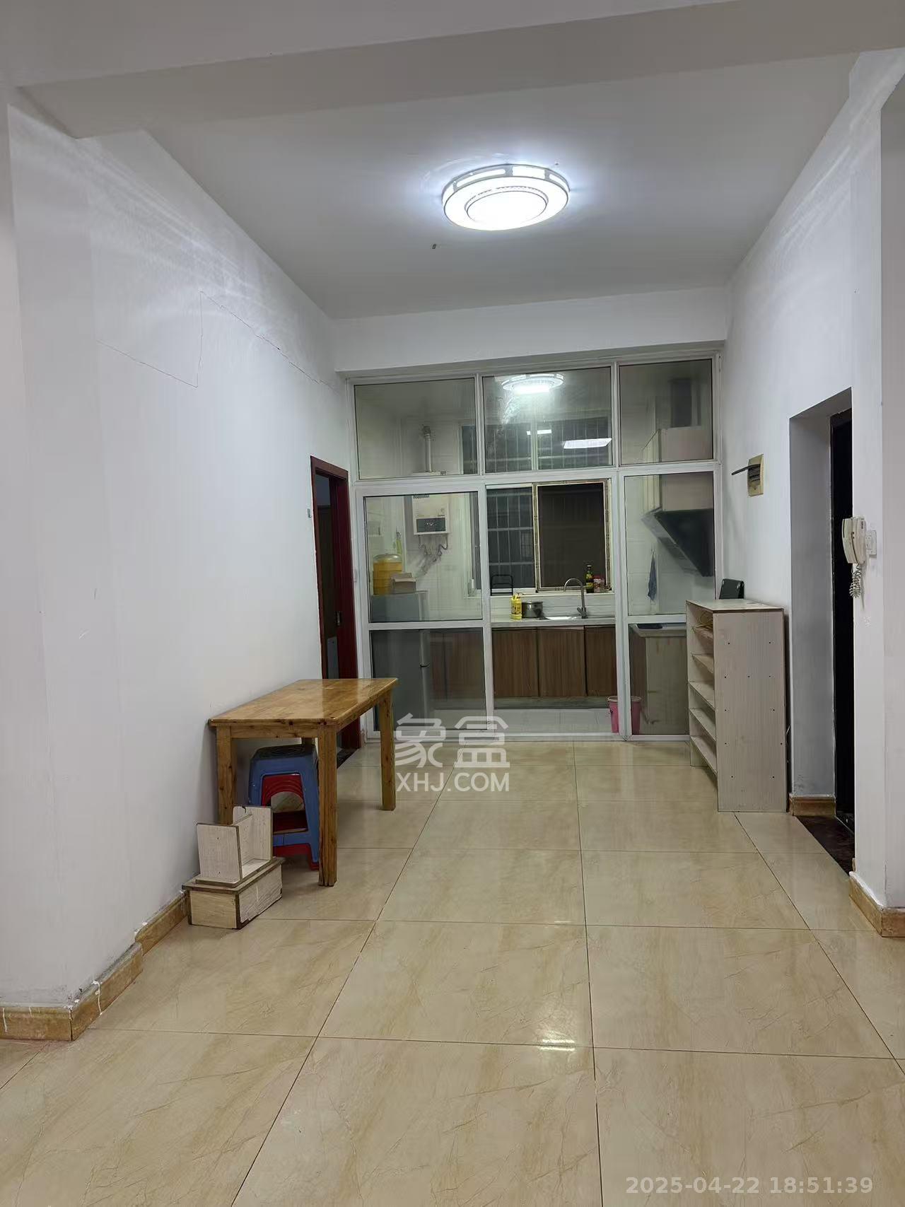 金鹰机电大市场 2室1厅1卫 1200.0元/月 金鹰机电大市场 2室1厅1卫 1200.0元/月室内图