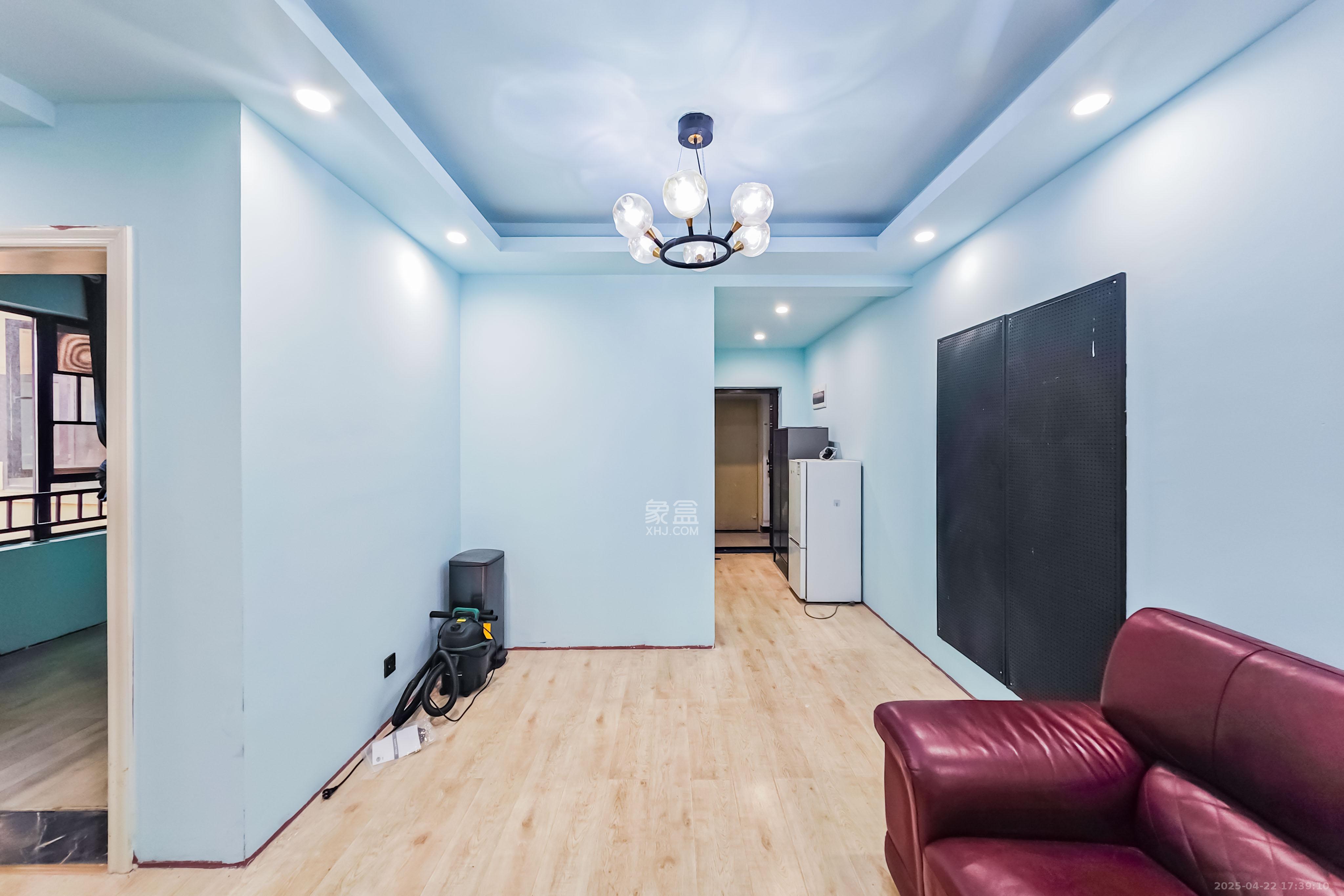 五江天街南区 2室2厅1卫 69.0万 五江天街南区 2室2厅1卫 69.0万客厅