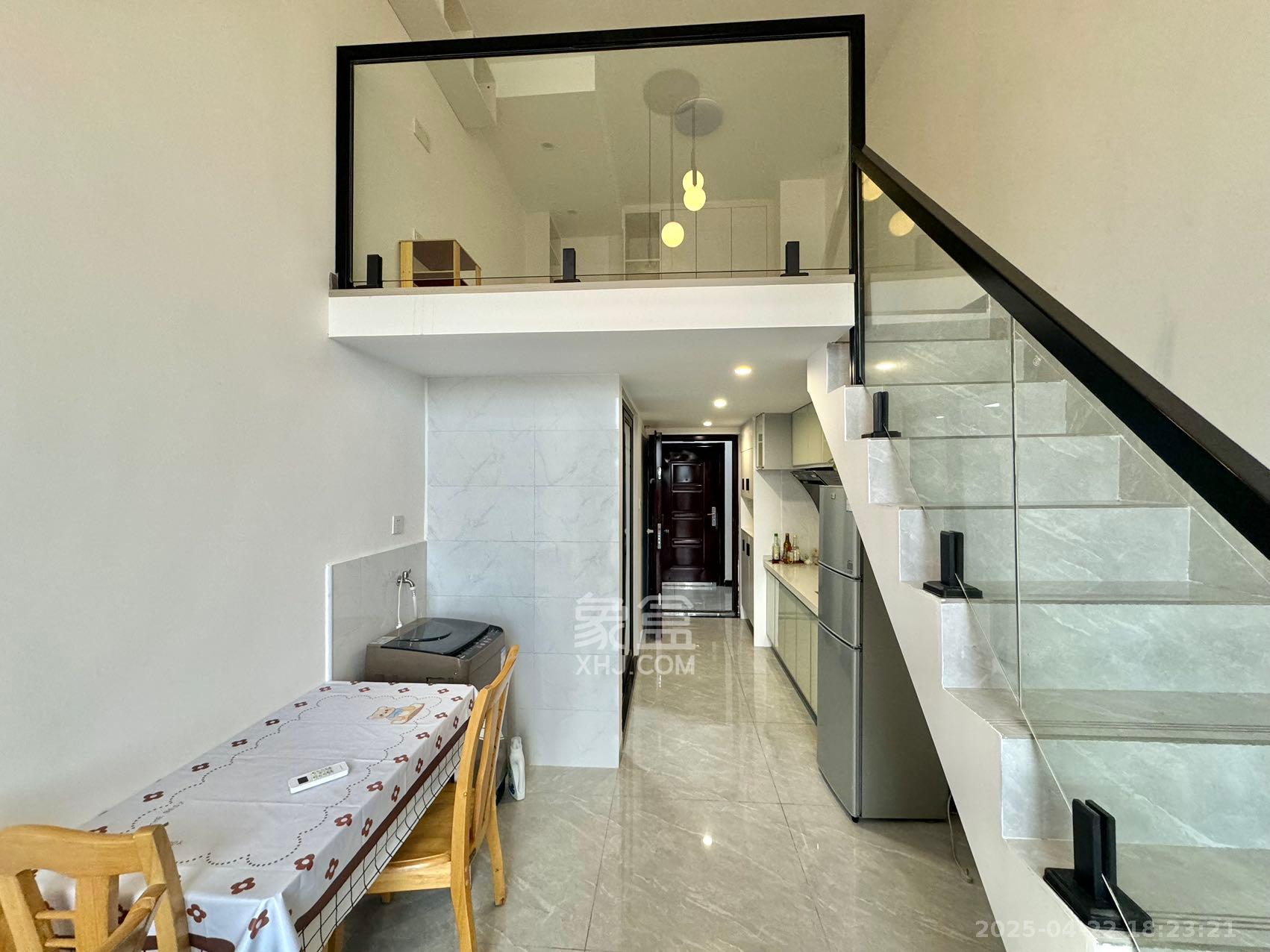 新长海D1站  1室1厅1卫    1250.0元/月 新长海D1站  1室1厅1卫    1250.0元/月室内图