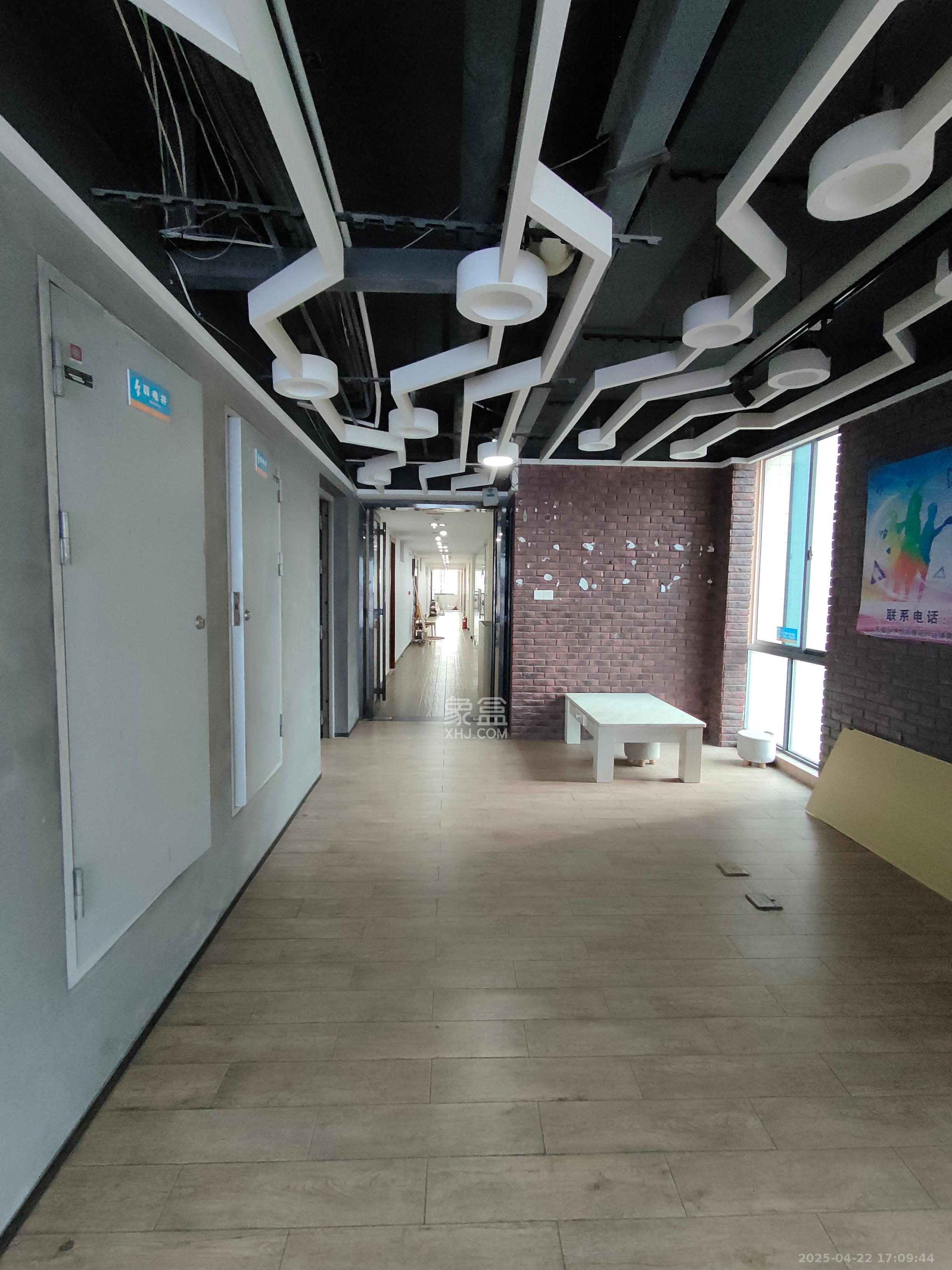 佐佑大厦  5室2厅2卫    7500.0元/月 佐佑大厦  5室2厅2卫    7500.0元/月室内图