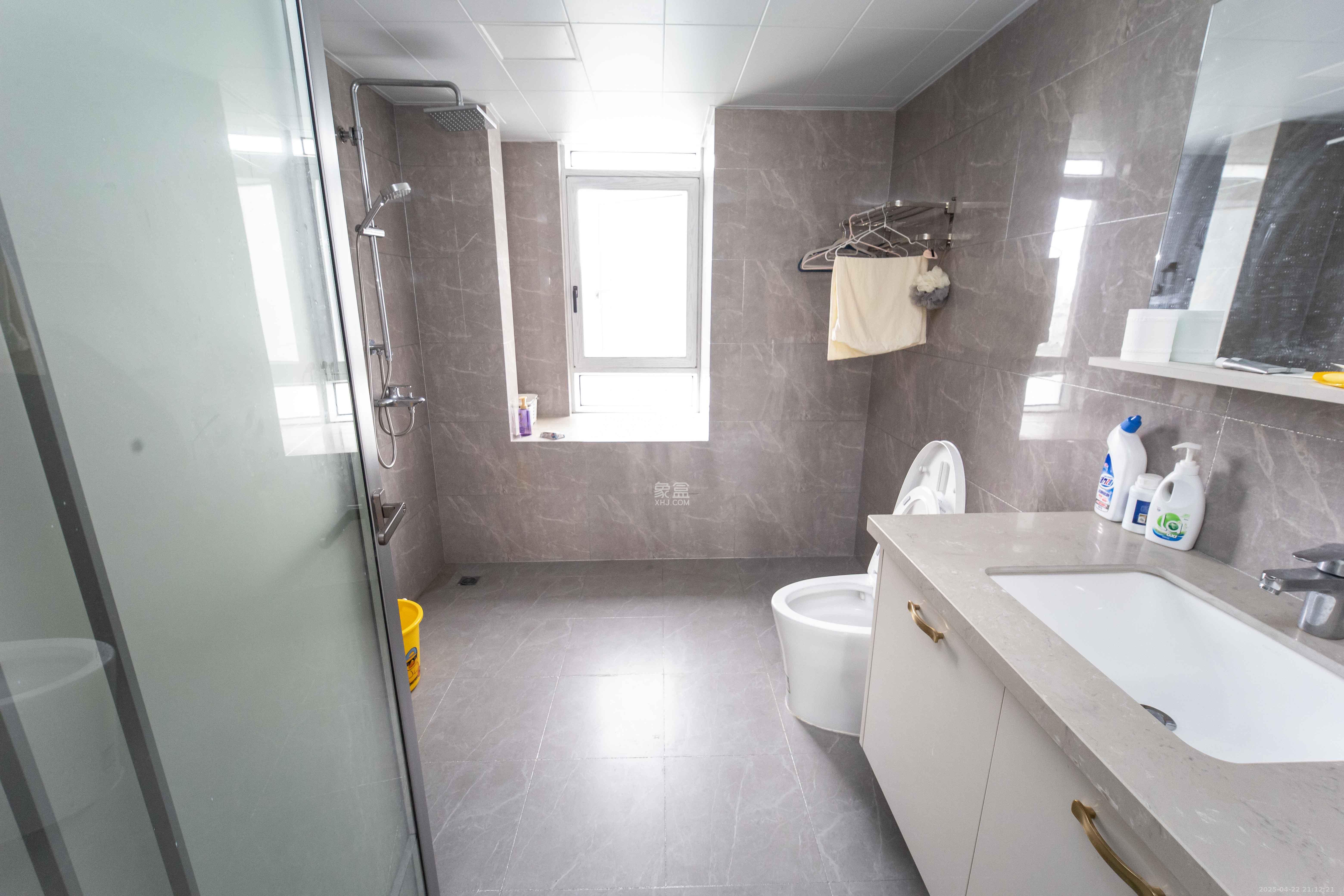 德奥悦东方 4室2厅3卫 249.00万 德奥悦东方 4室2厅3卫 249.00万卫生间