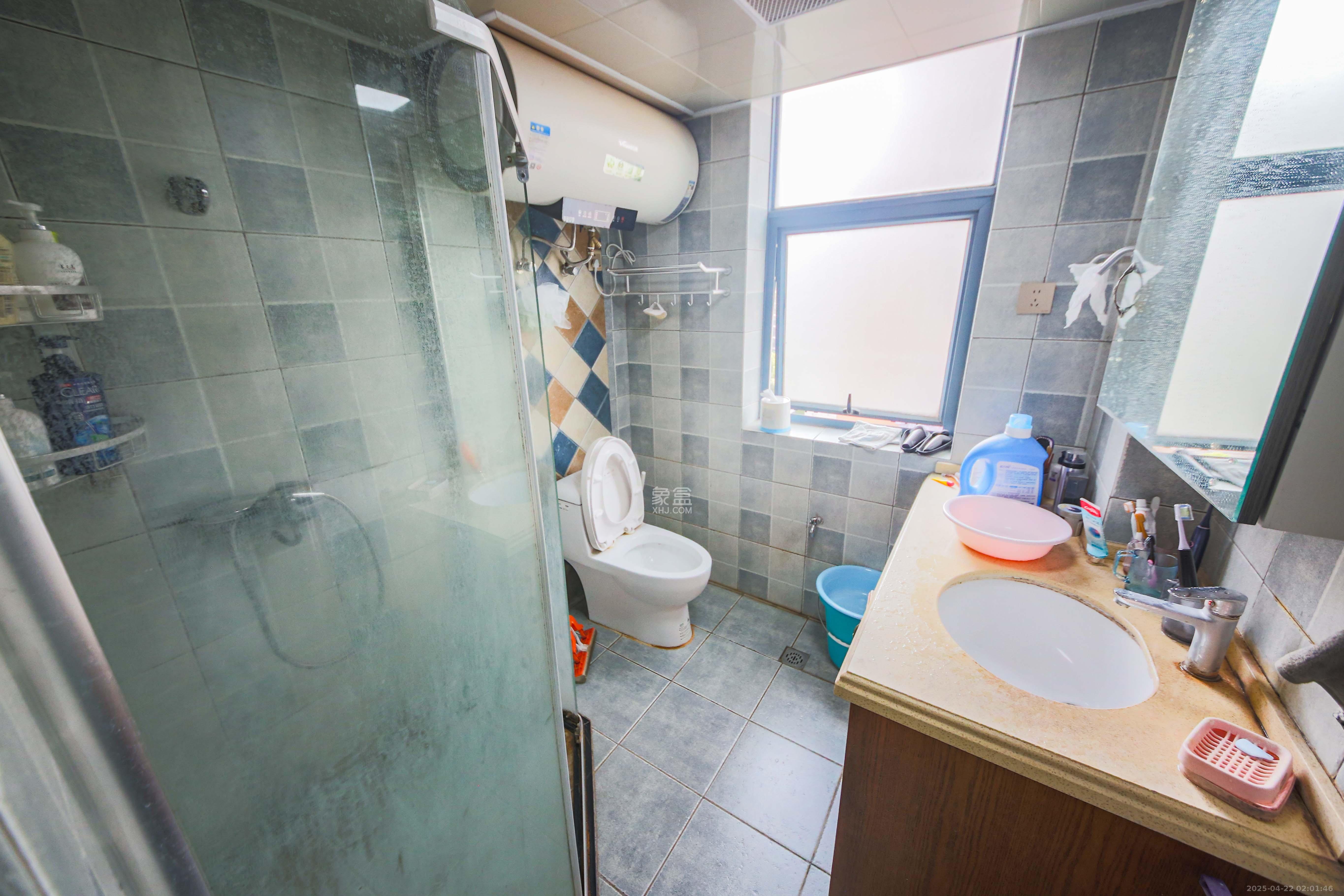 标志浪漫满屋(枫景公寓)  3室2厅2卫    120.0万 标志浪漫满屋(枫景公寓)  3室2厅2卫    120.0万卫生间