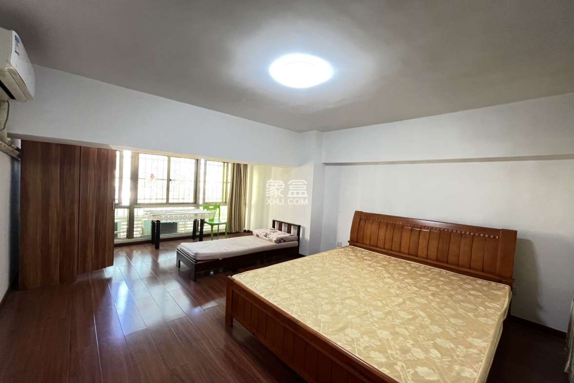 华林广场 2室1厅1卫 2100.0元/月 华林广场 2室1厅1卫 2100.0元/月室内图