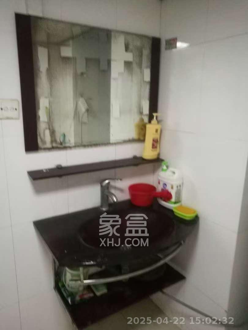 汽制宿舍 2室1厅1卫 1800.0元/月 汽制宿舍 2室1厅1卫 1800.0元/月室内图