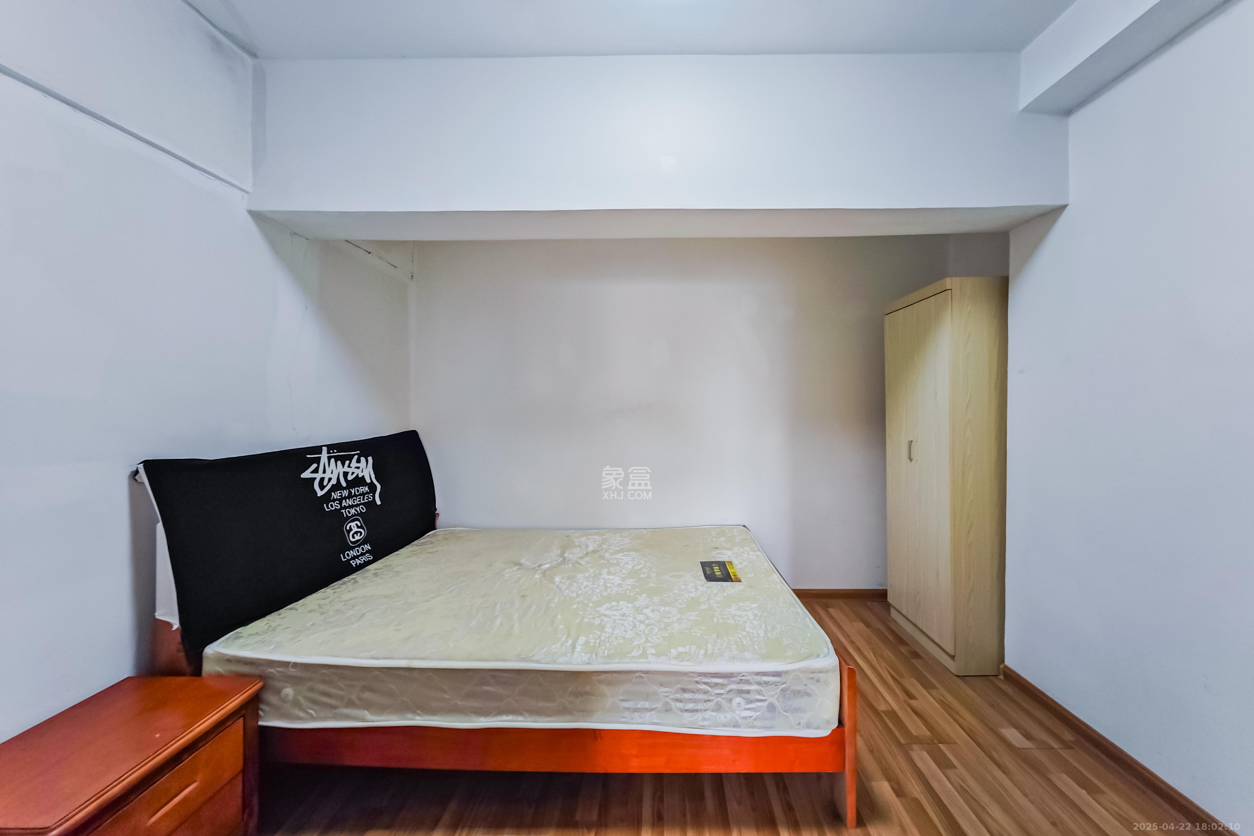 金色loft（鑫秋大厦）  2室2厅1卫   39.50万卧室