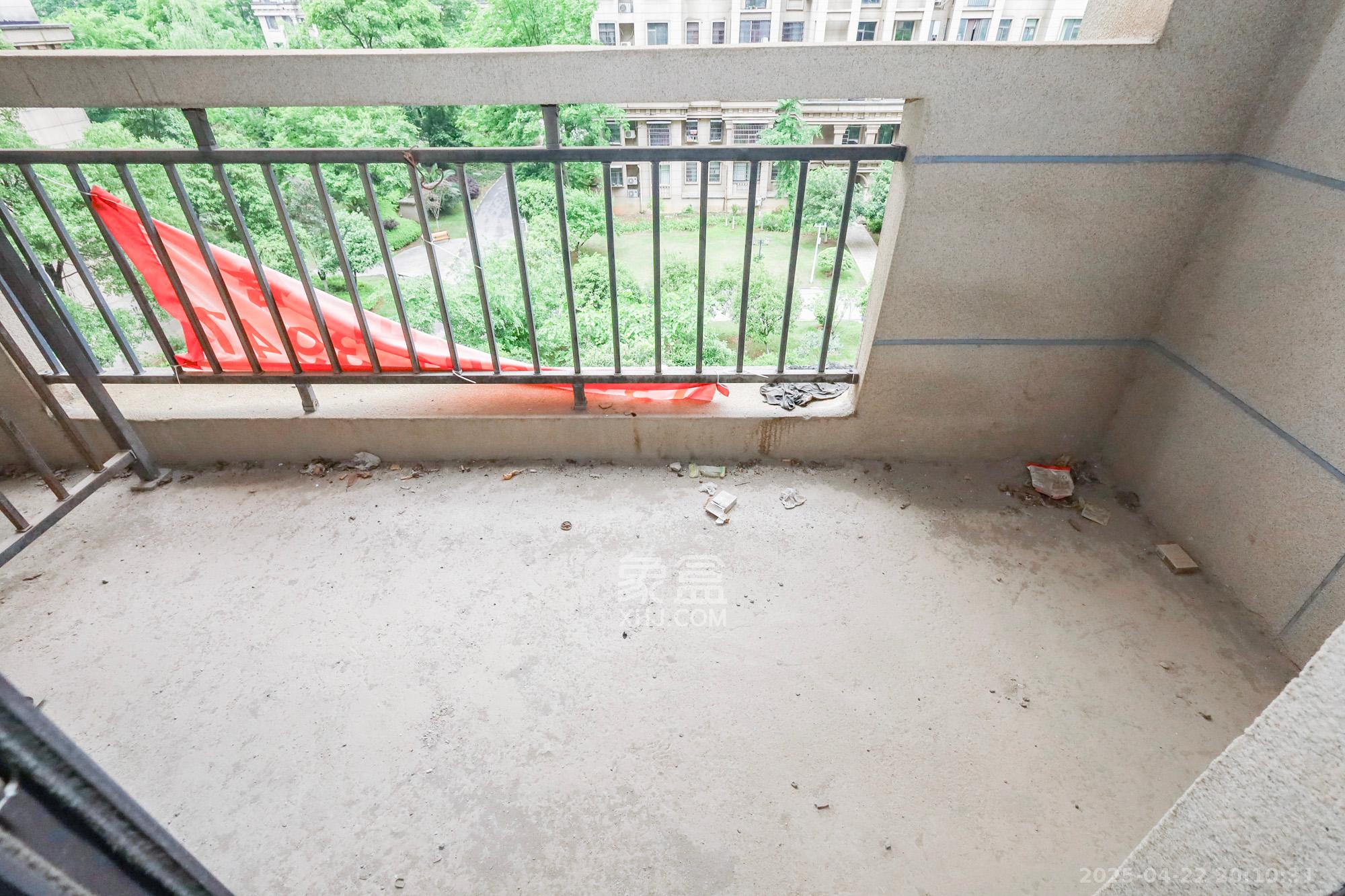 阳光丽城一期 4室2厅2卫 165.0万 阳光丽城一期 4室2厅2卫 165.0万阳台